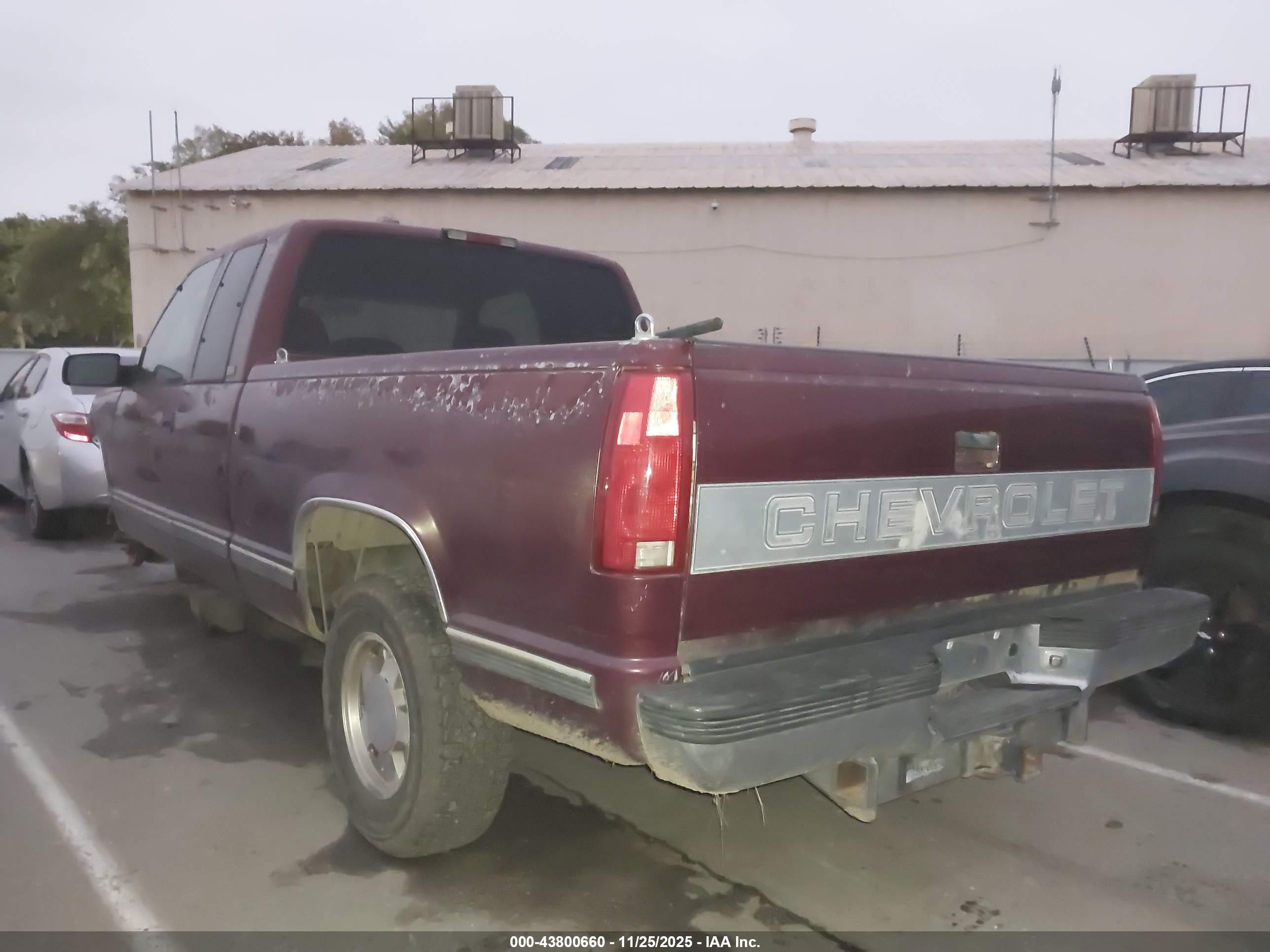CHEVROLET GMT-400 image 3