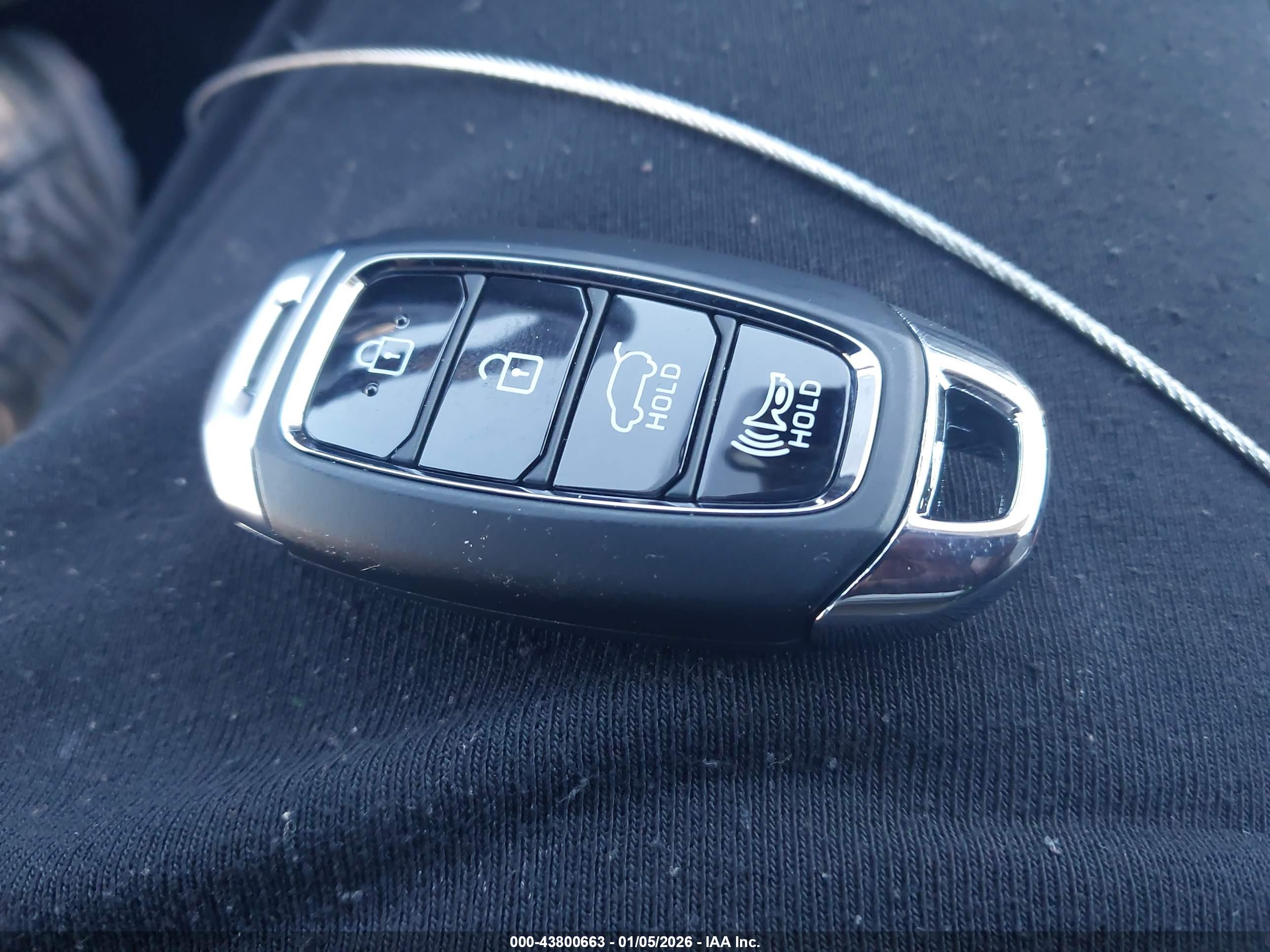 HYUNDAI SANTA image 11