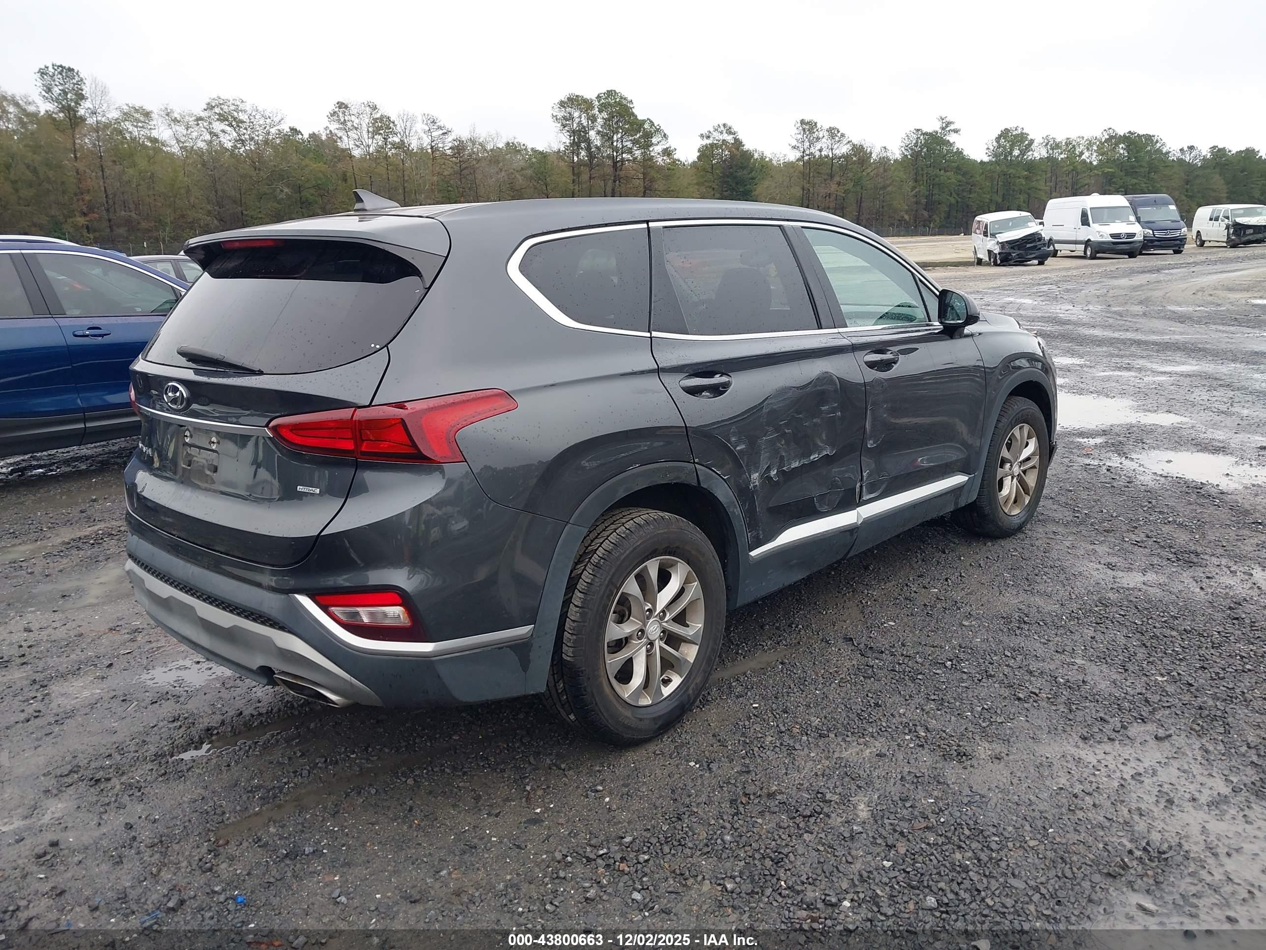 HYUNDAI SANTA image 4