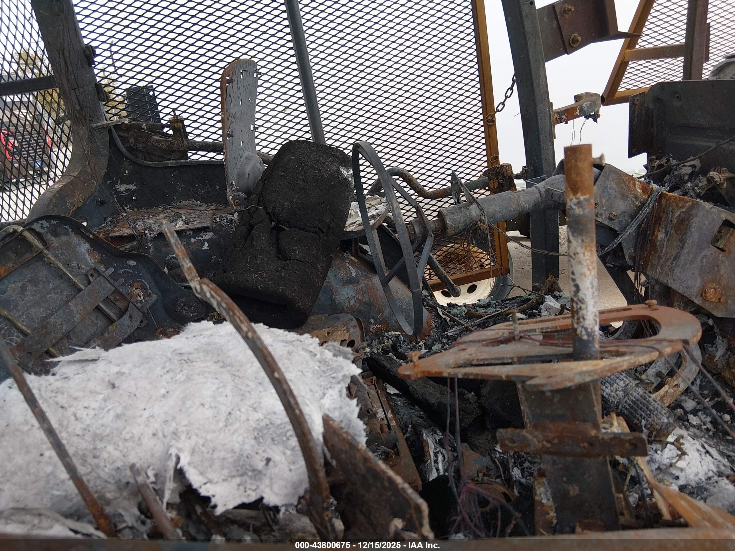 NEW HOLLAND image 5