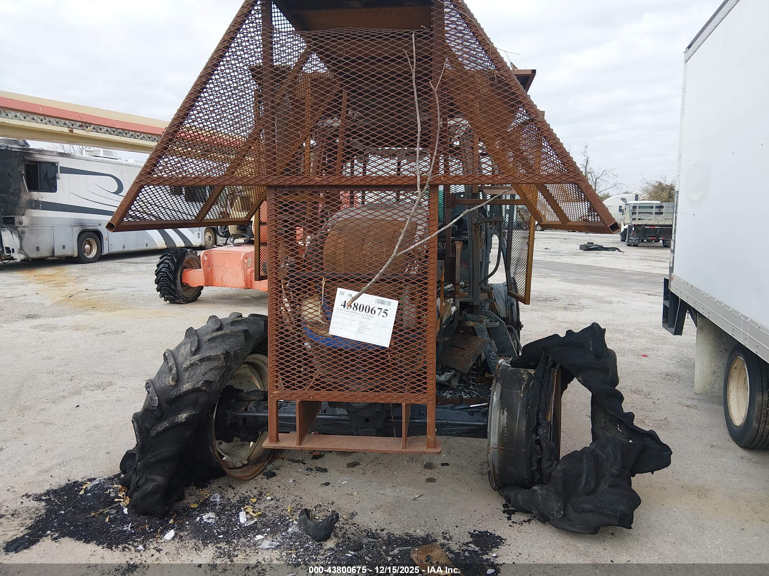 NEW HOLLAND image 6
