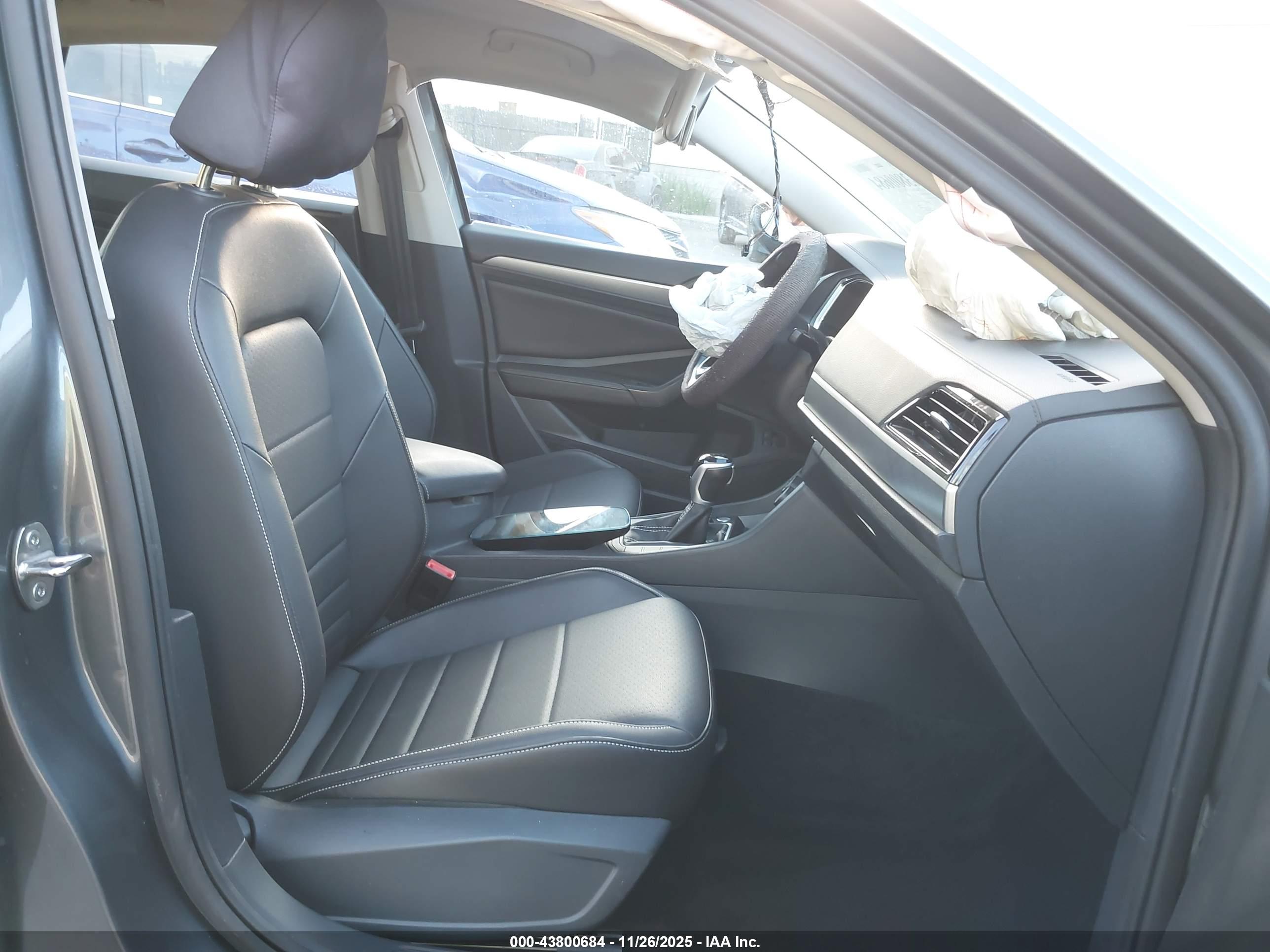 VOLKSWAGEN JETTA image 5