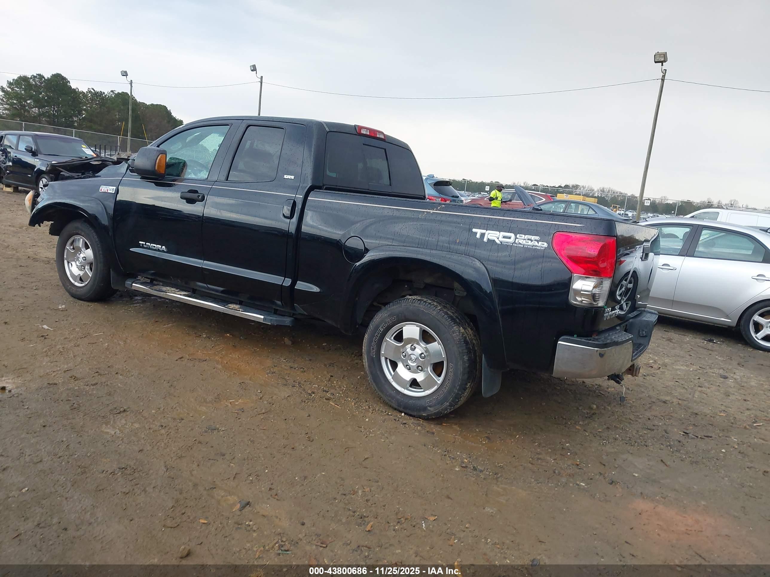 TOYOTA TUNDRA image 3