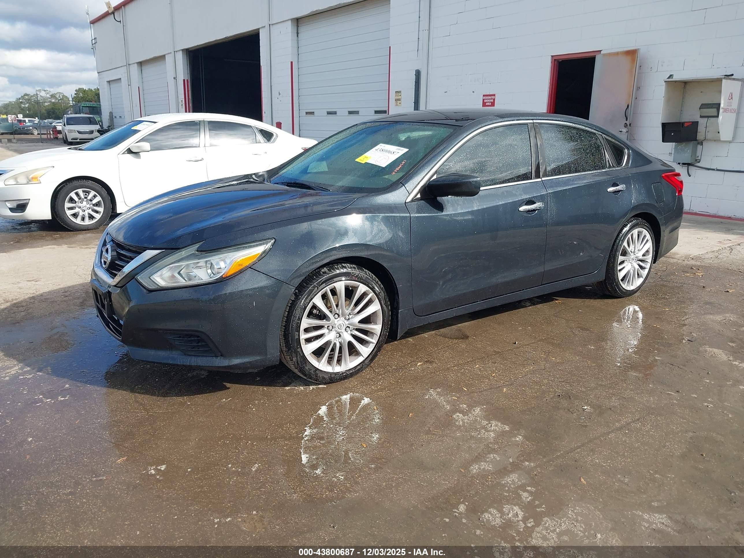 NISSAN ALTIMA image 2