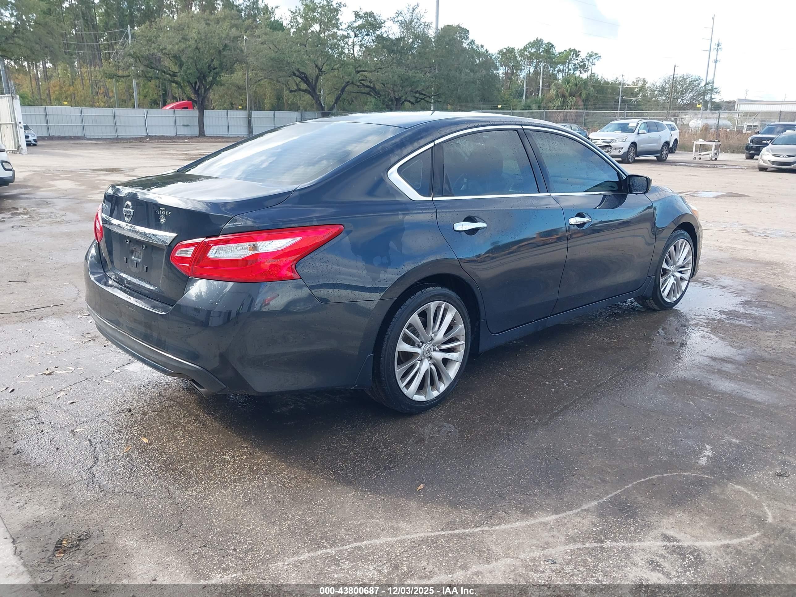 NISSAN ALTIMA image 4