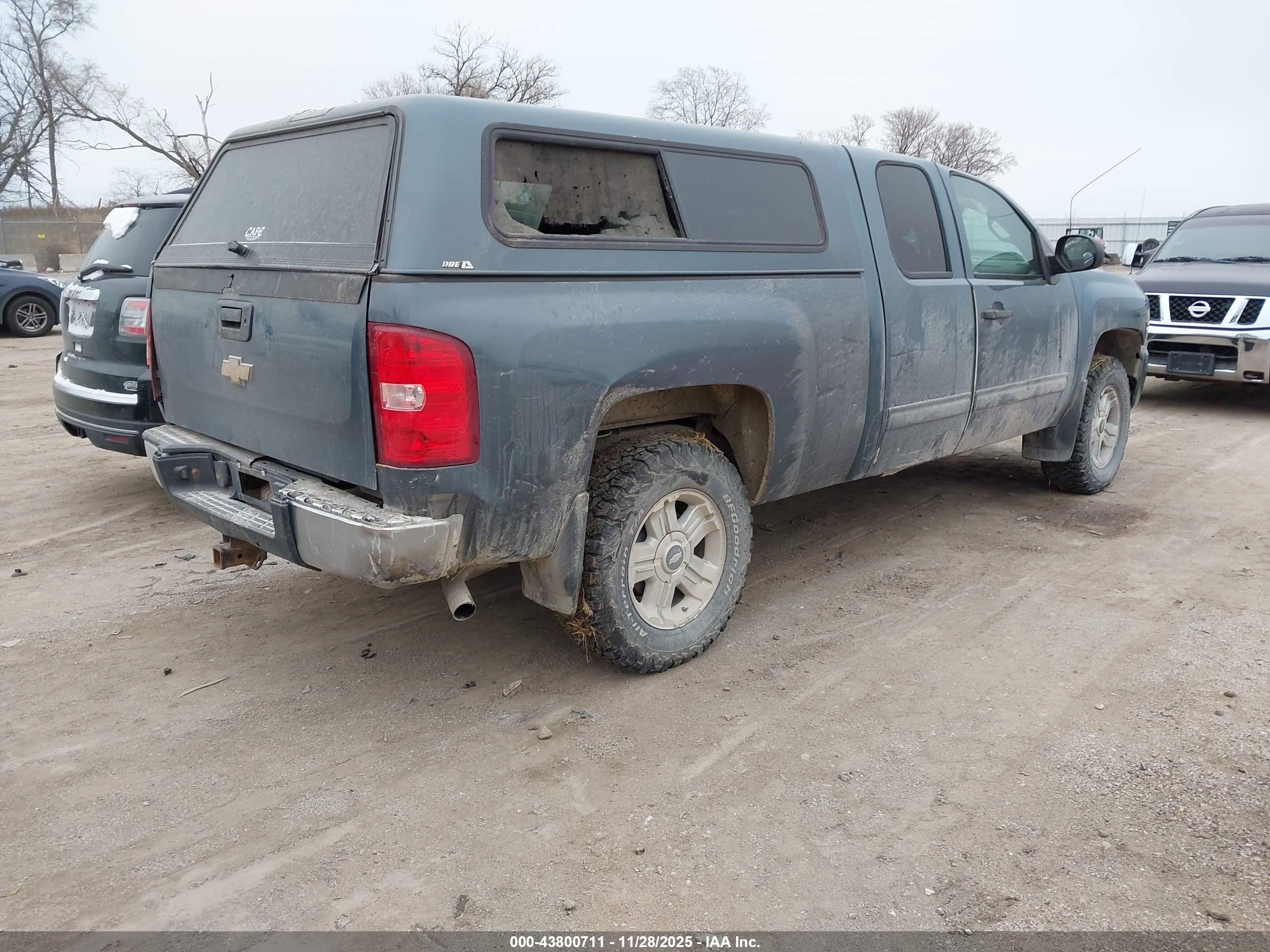 CHEVROLET SILVERADO image 4