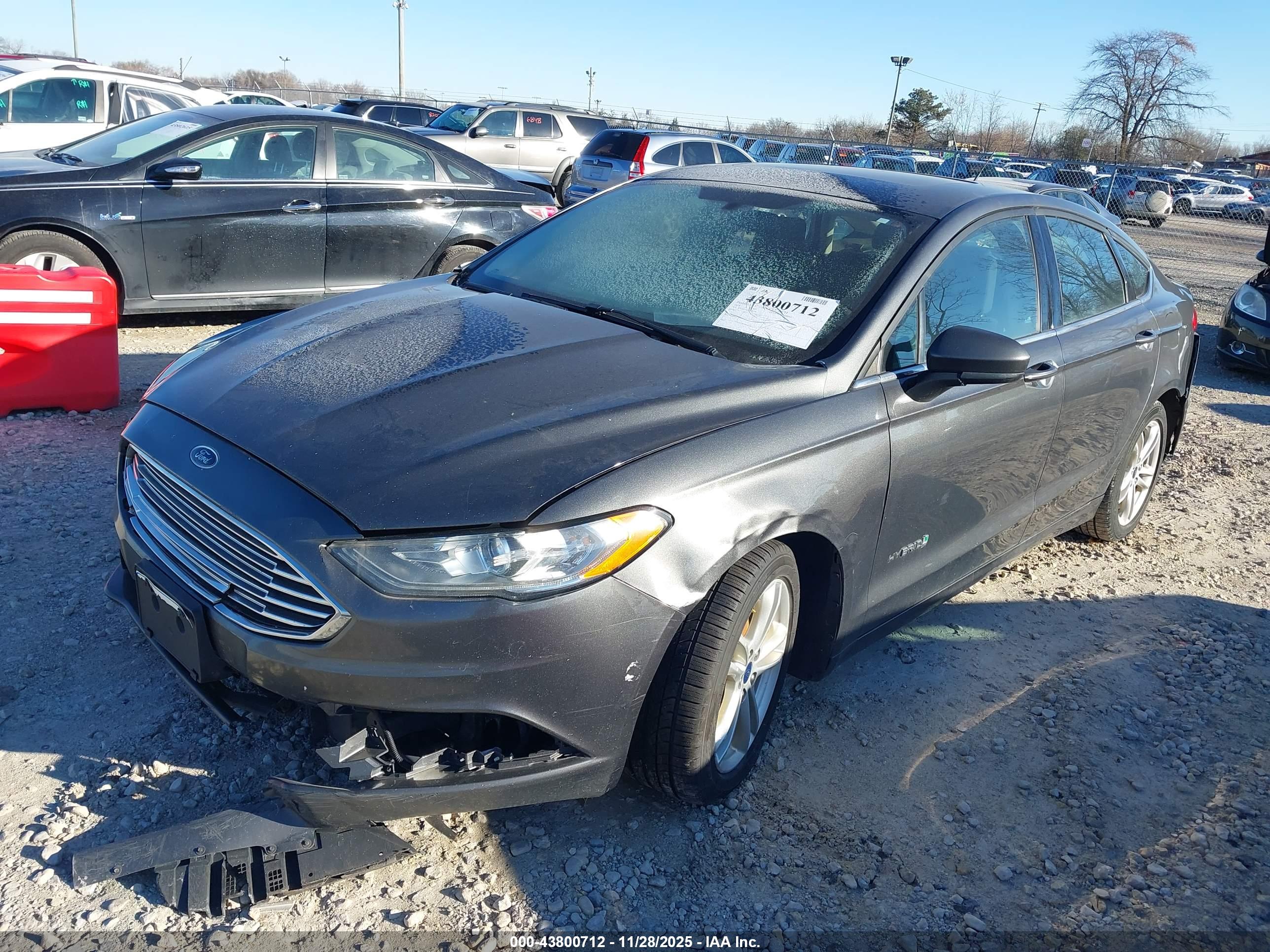 FORD FUSION image 2