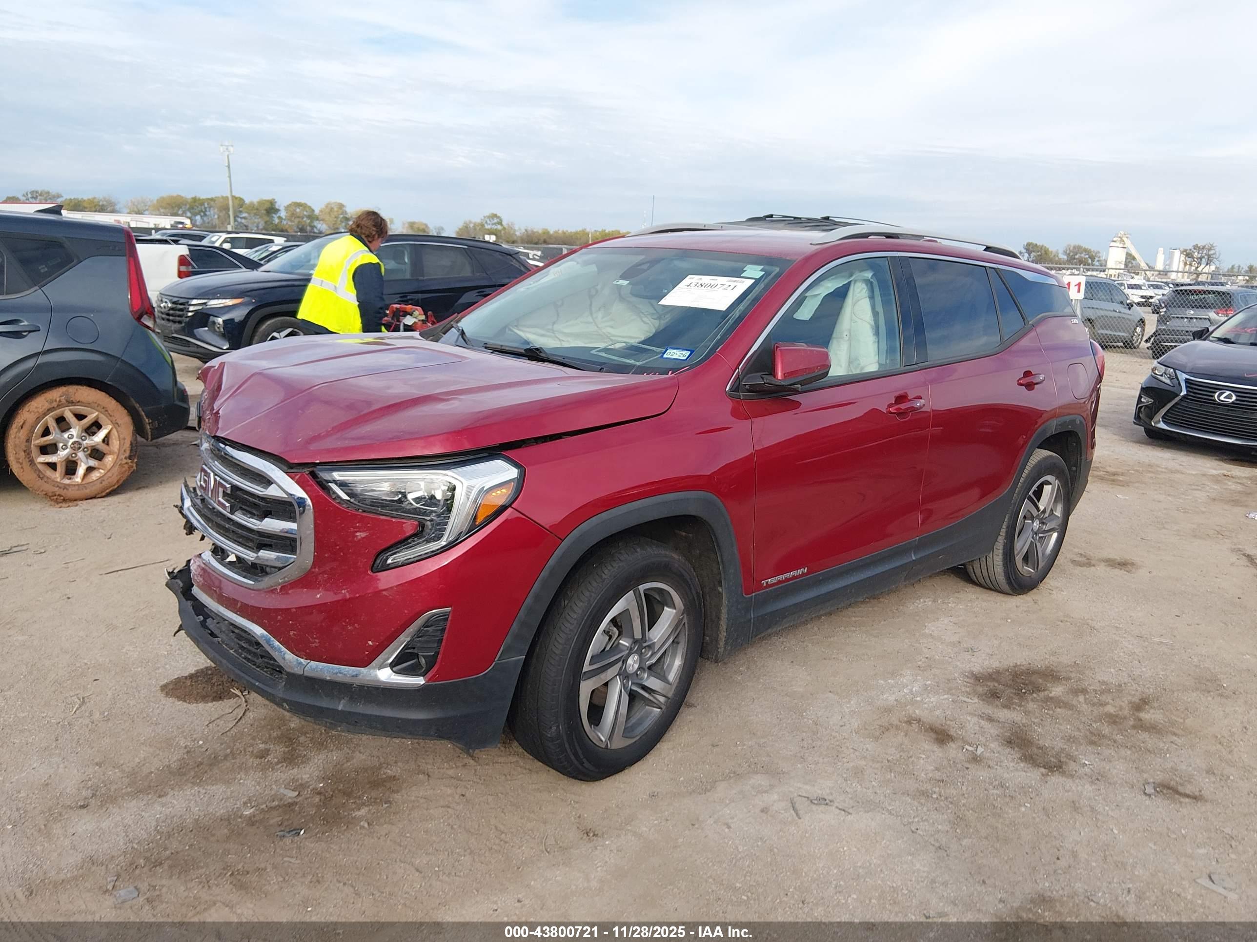 GMC TERRAIN image 2