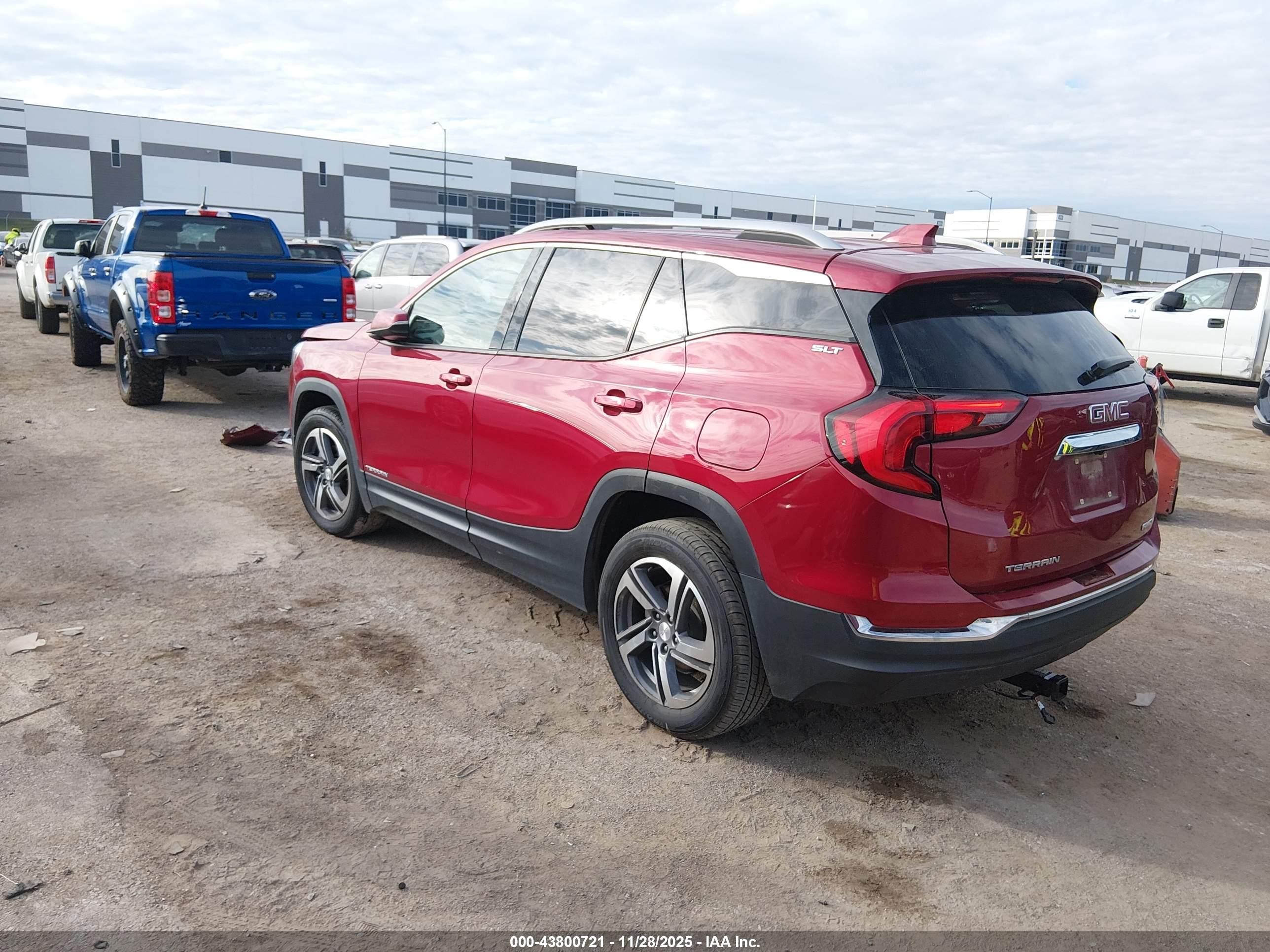 GMC TERRAIN image 3