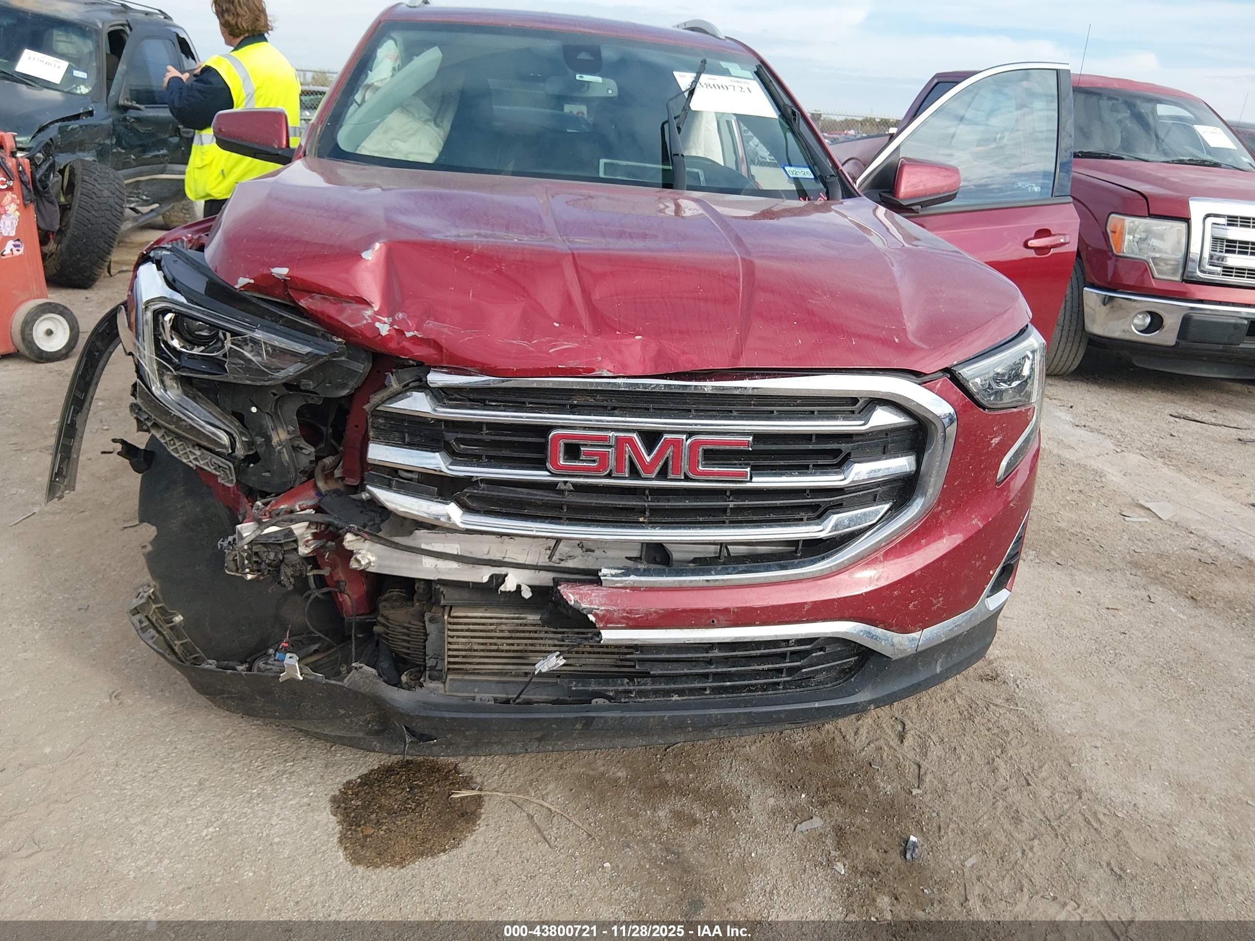 GMC TERRAIN image 6