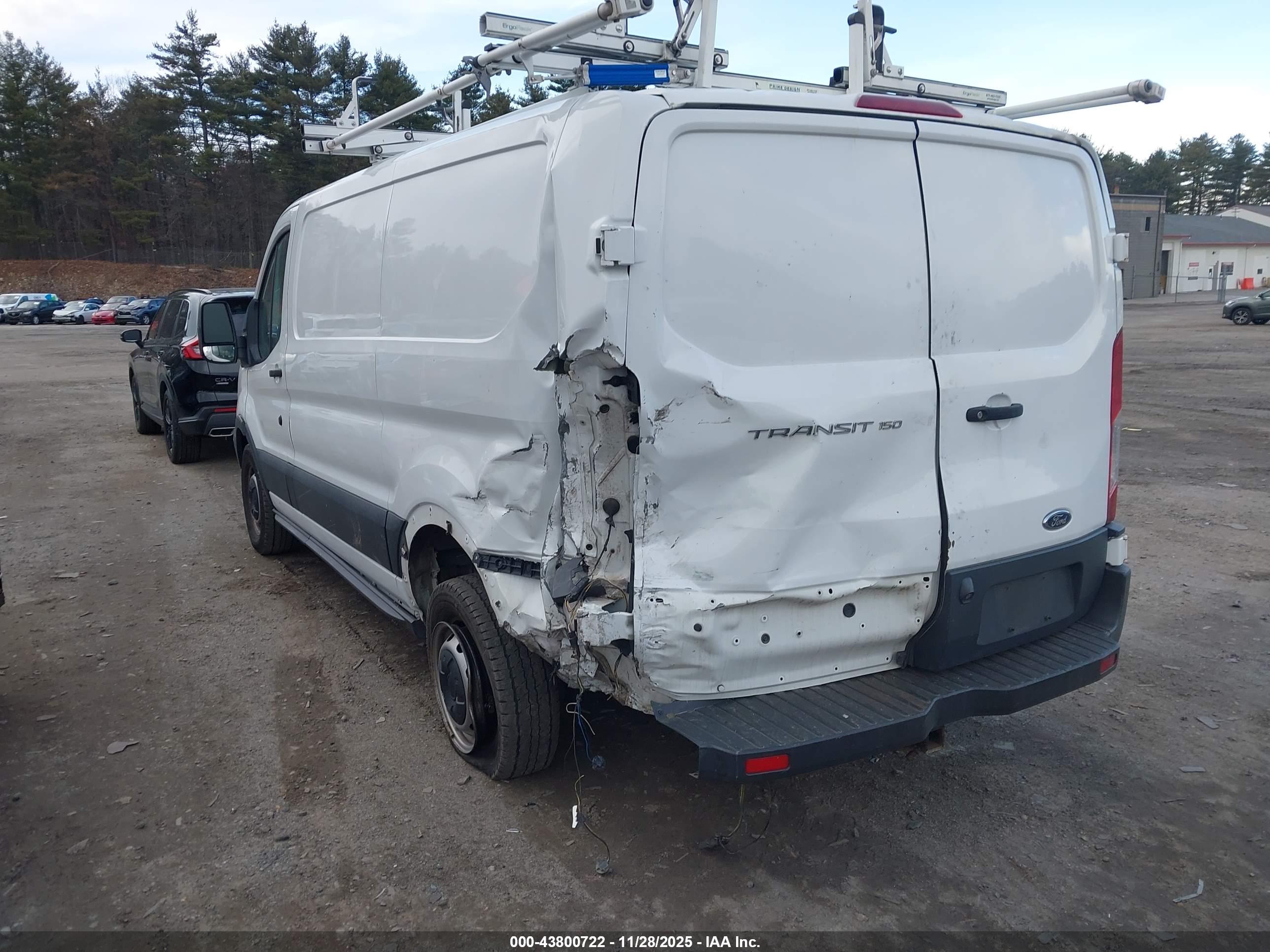 FORD TRANSIT-150 image 3