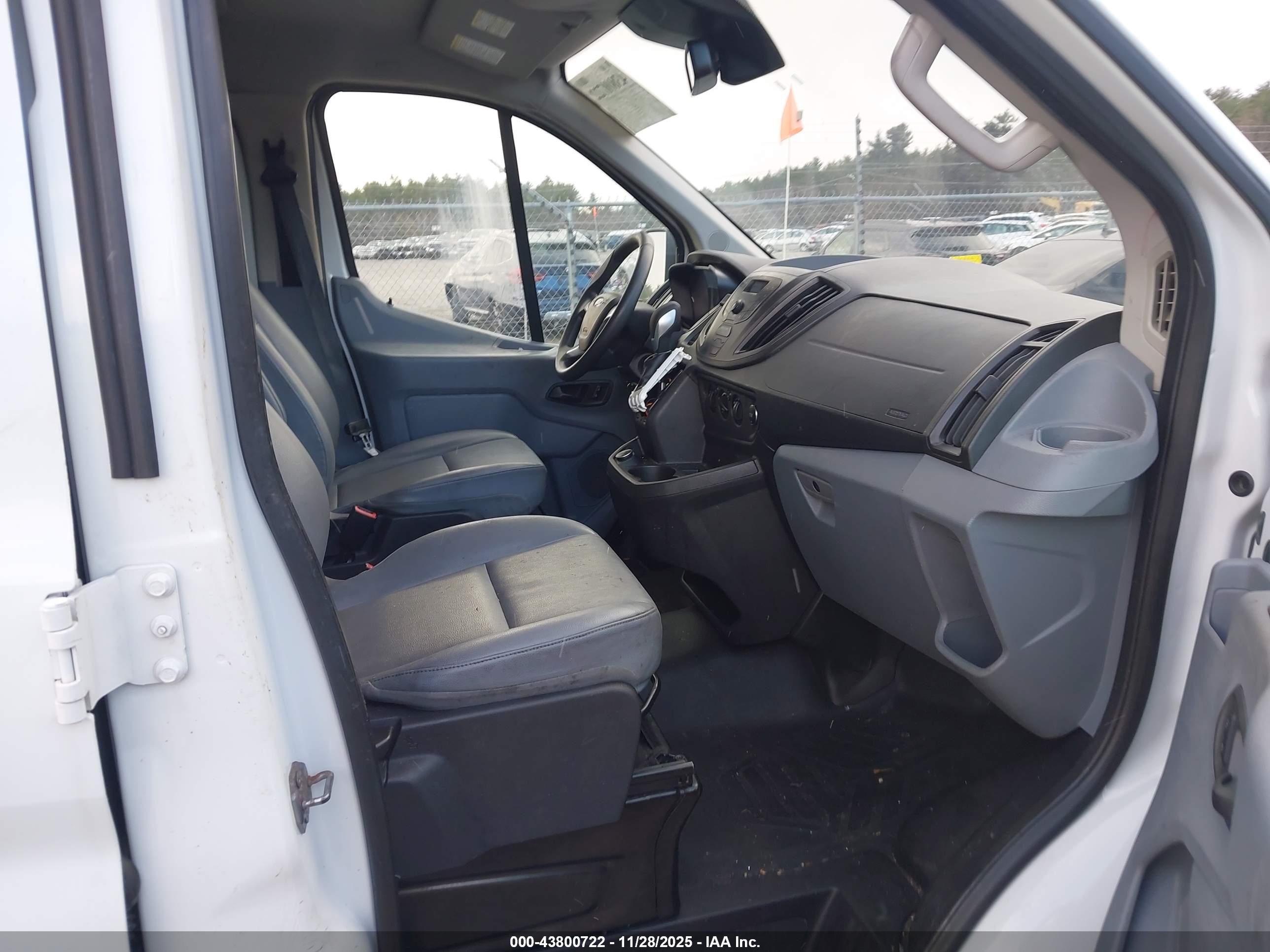 FORD TRANSIT-150 image 5