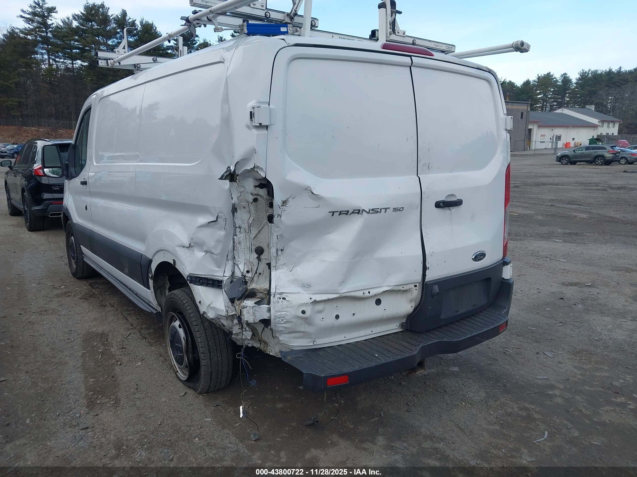 FORD TRANSIT-150 image 6