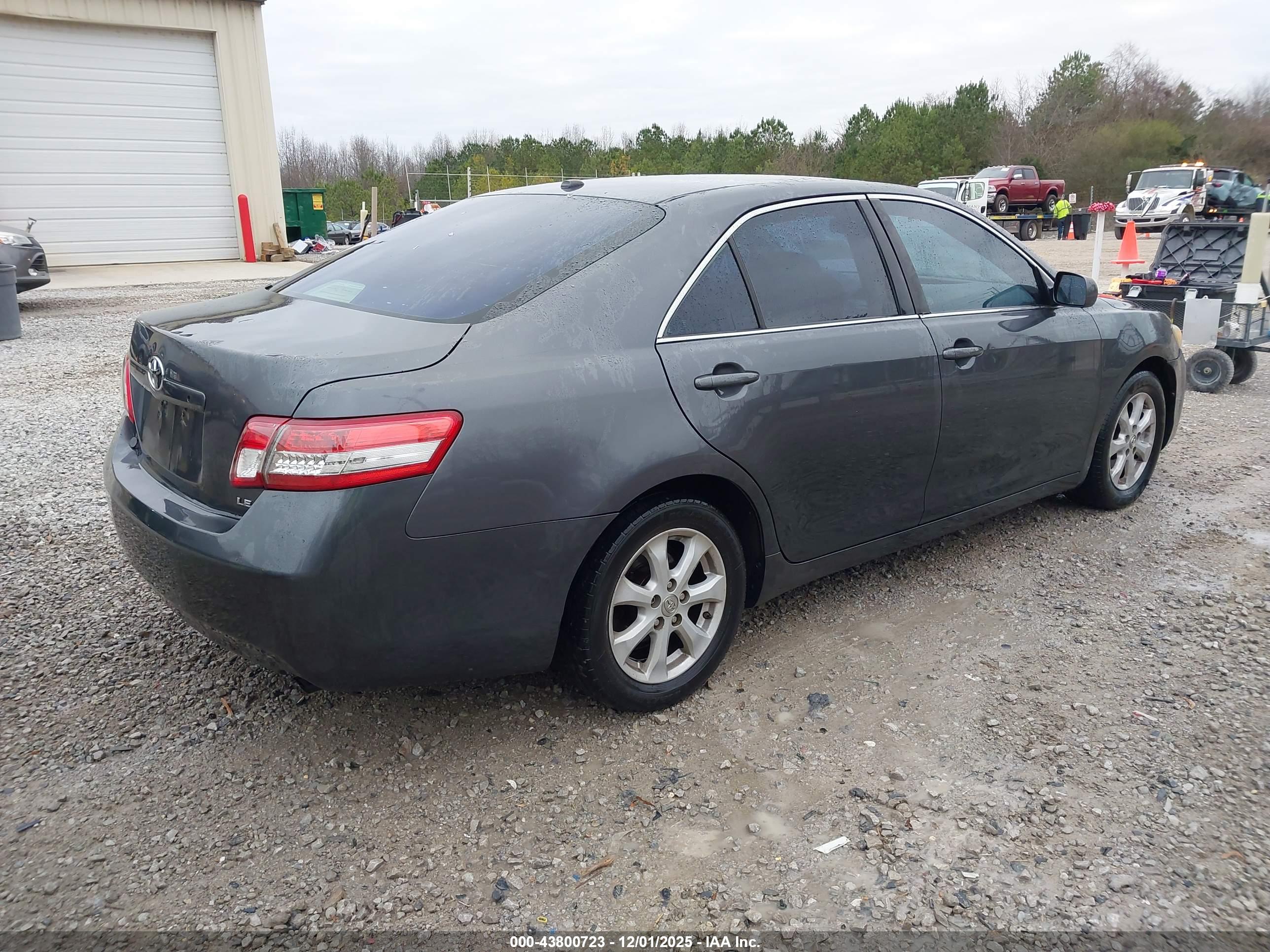 TOYOTA CAMRY image 4