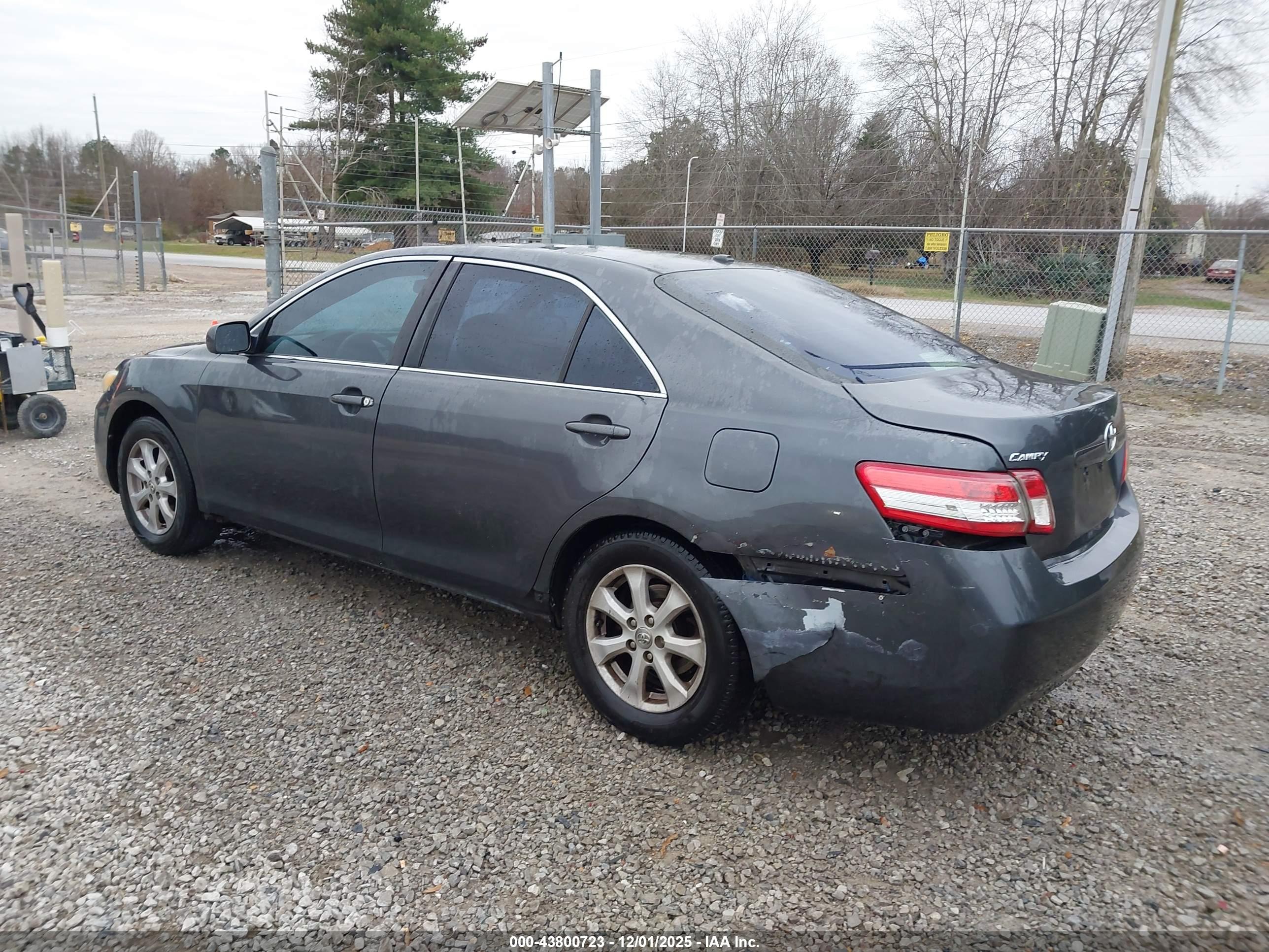 TOYOTA CAMRY image 6