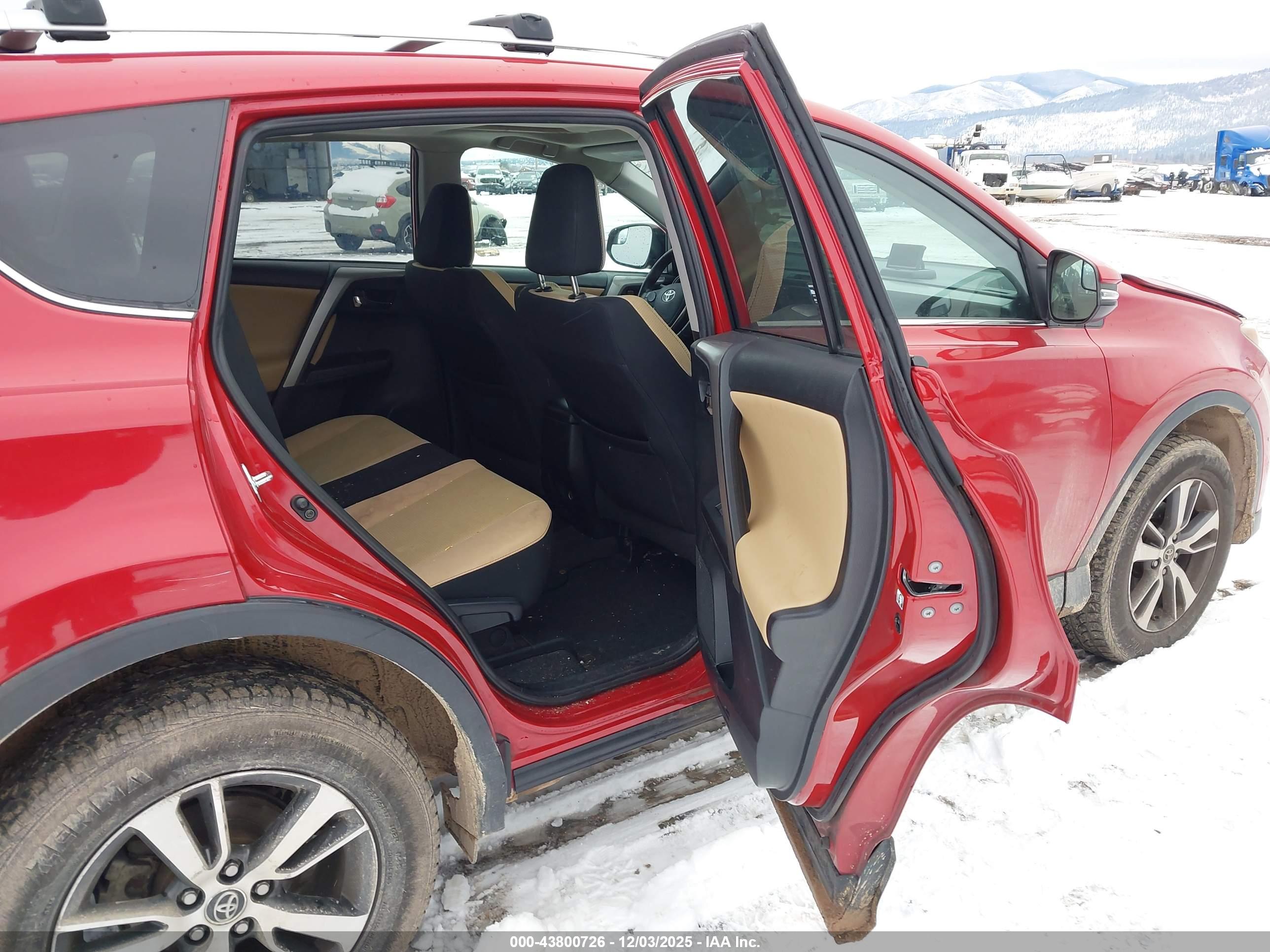 TOYOTA RAV4 image 8