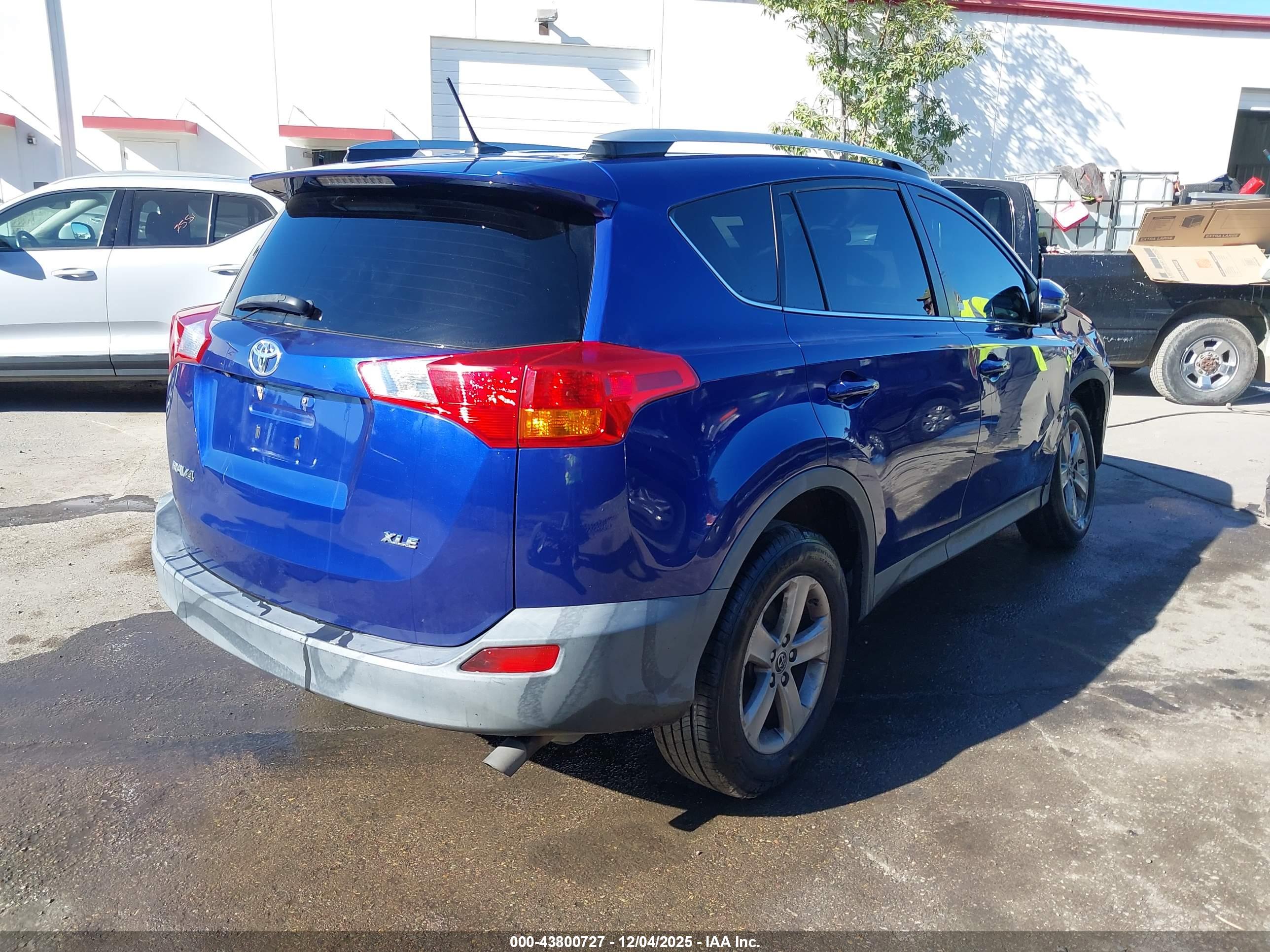 TOYOTA RAV4 image 4