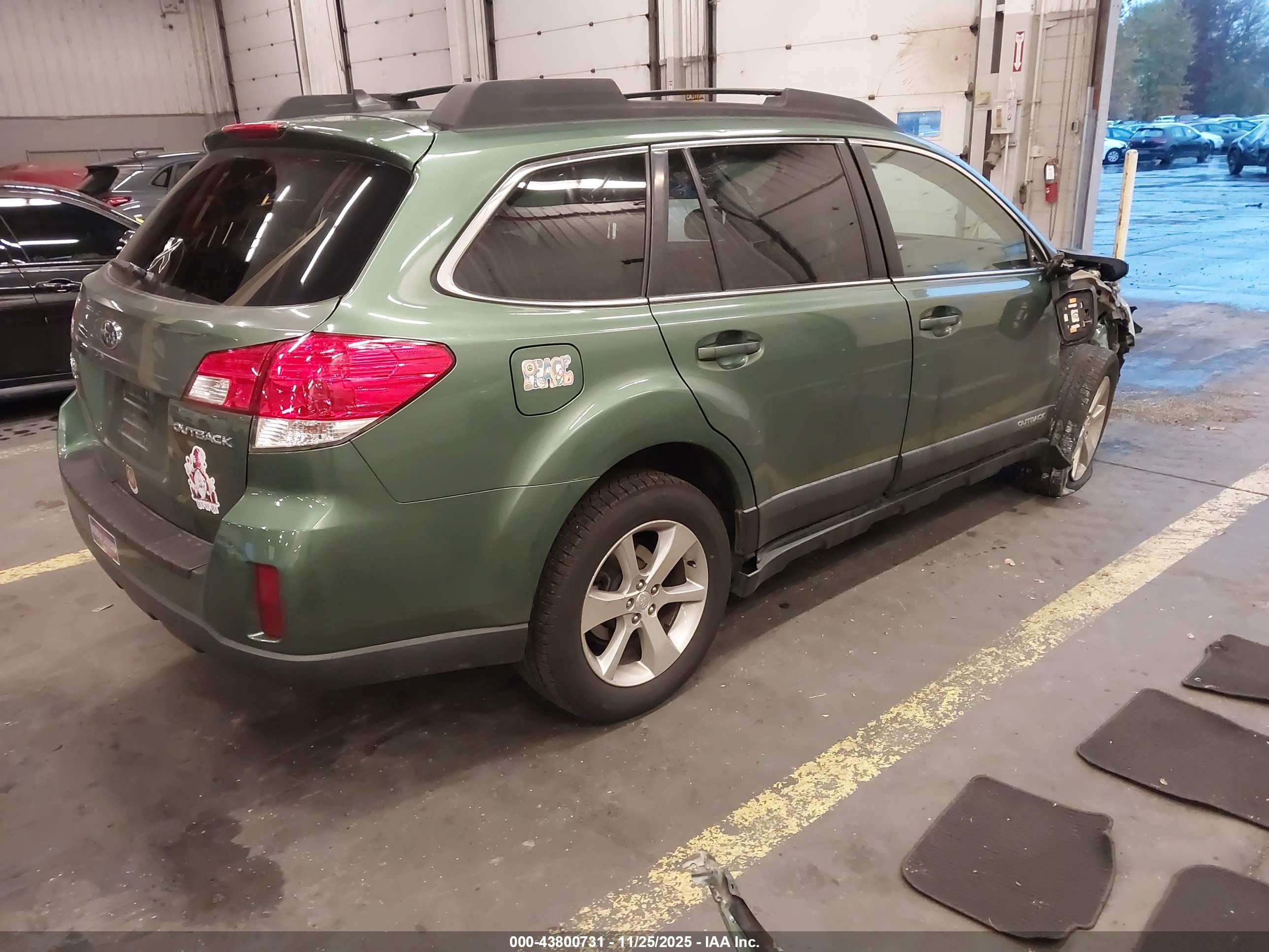 SUBARU OUTBACK image 4