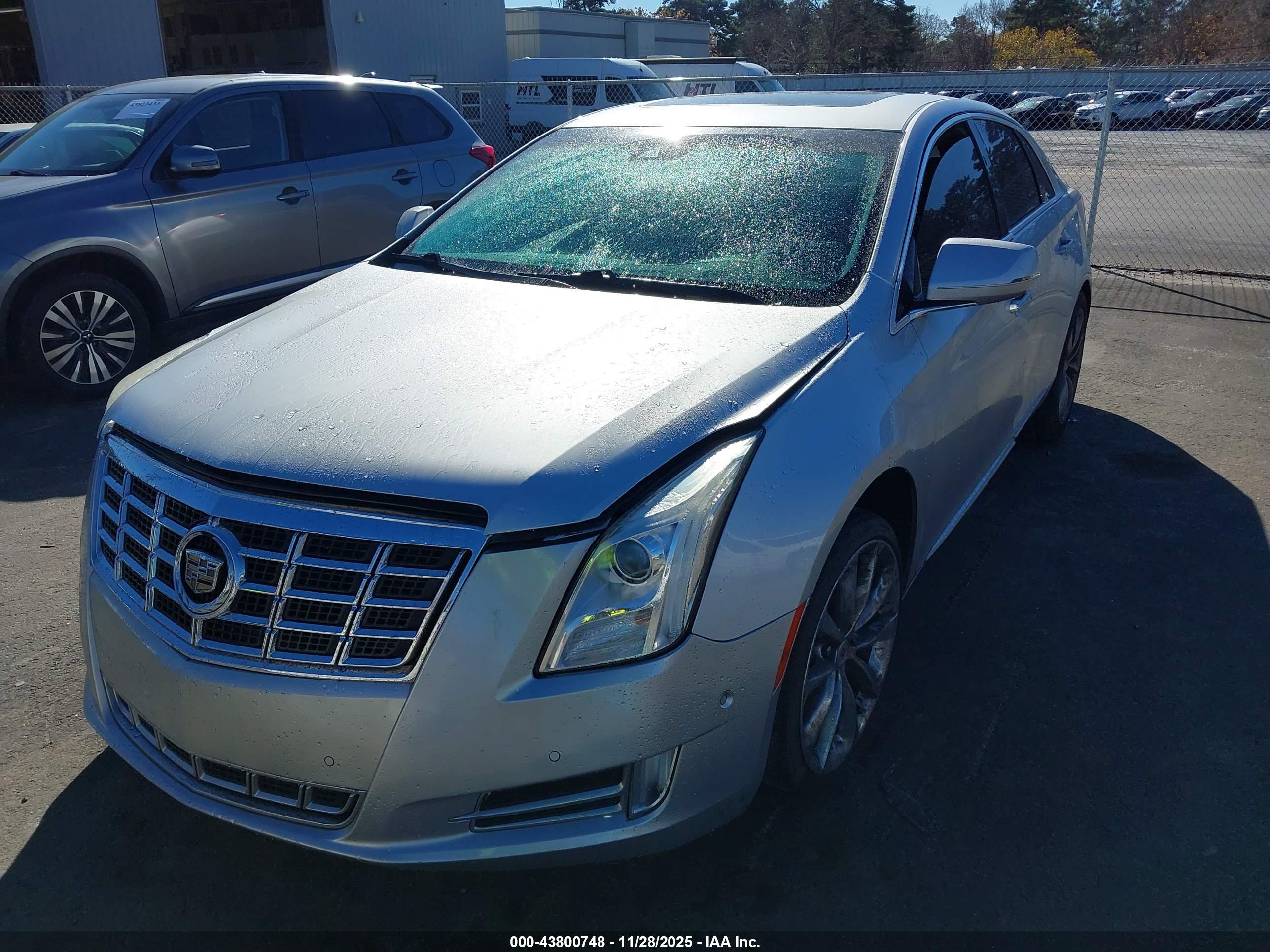 CADILLAC XTS image 2