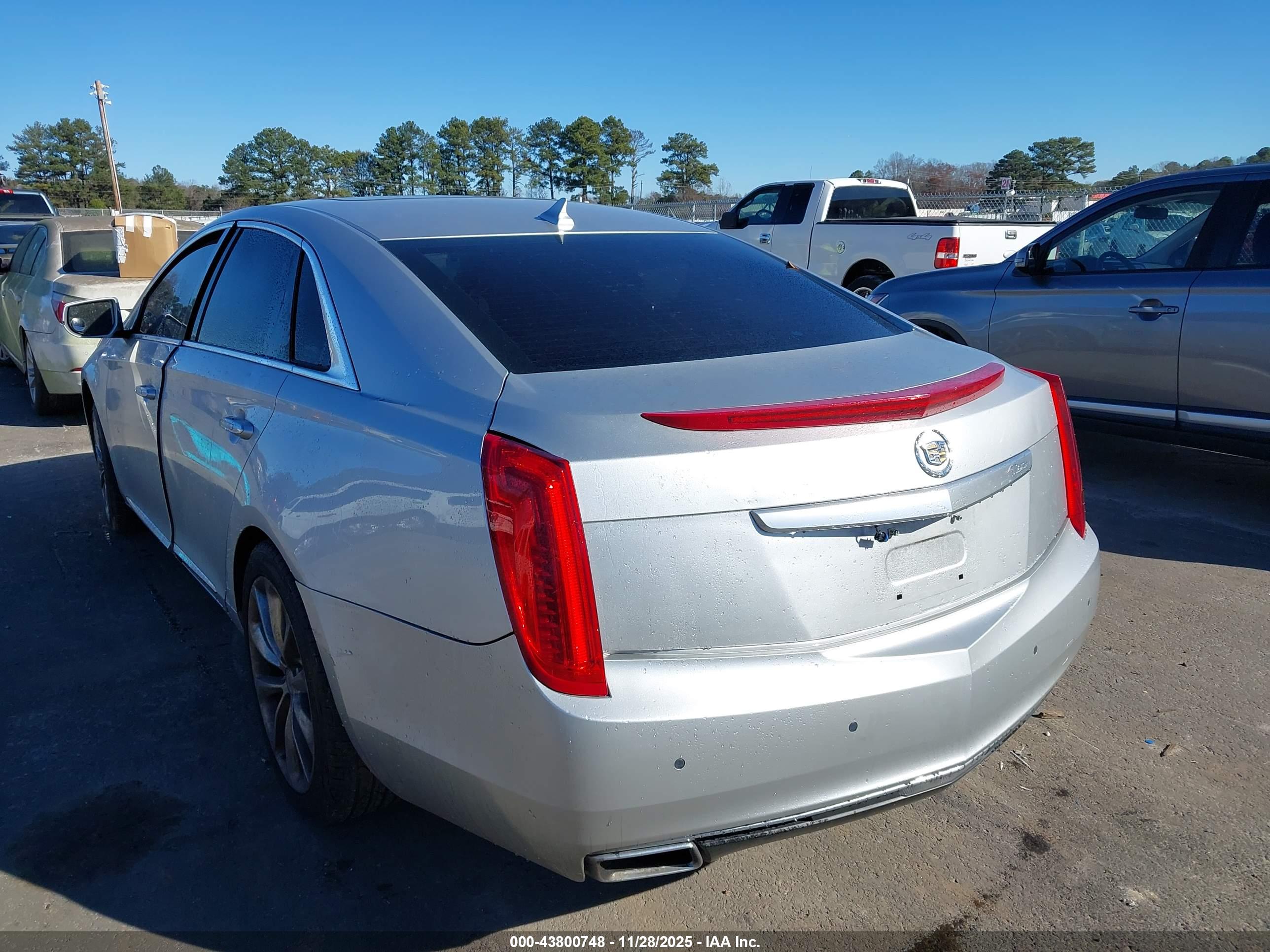 CADILLAC XTS image 3