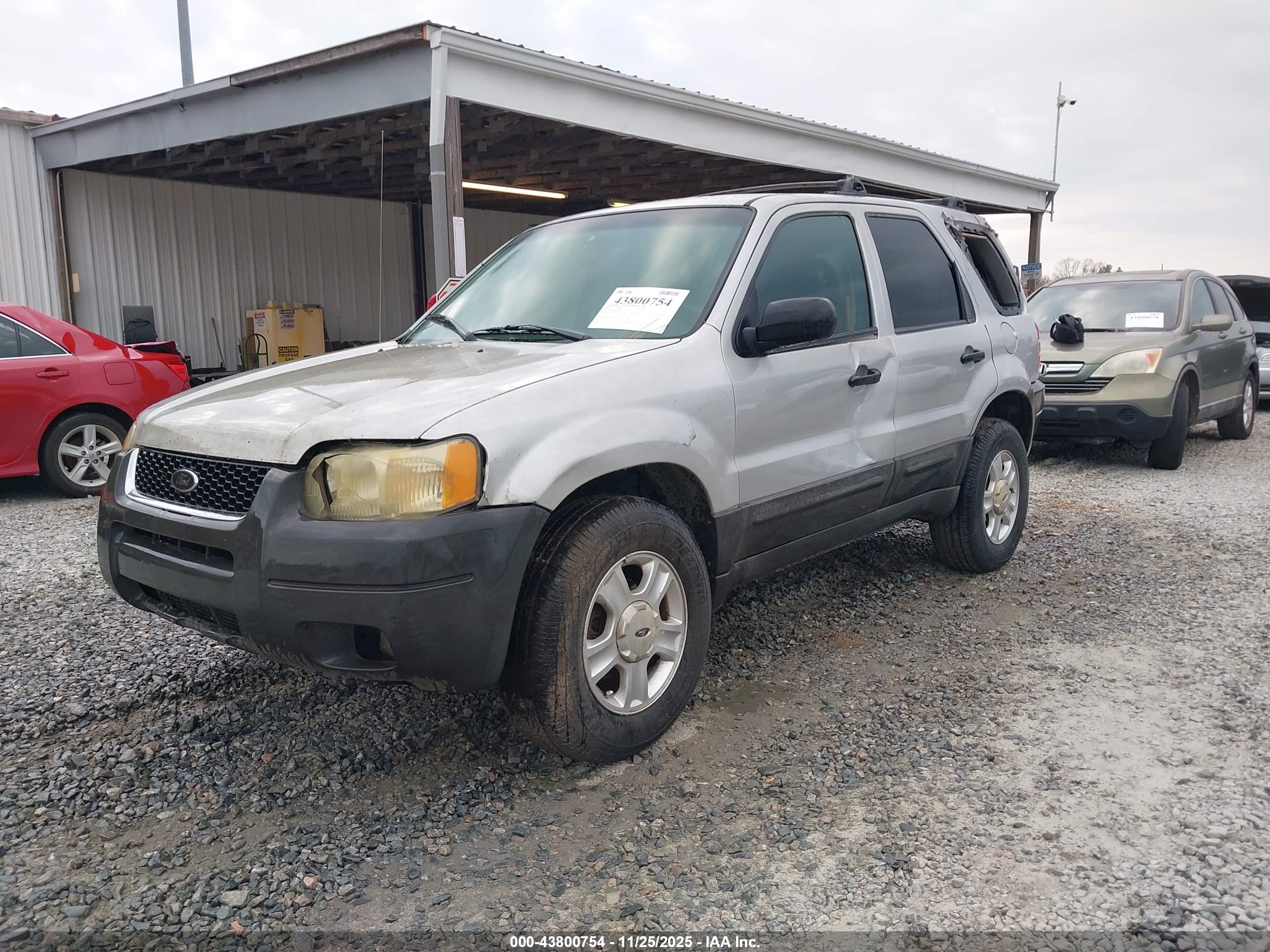 FORD ESCAPE image 2