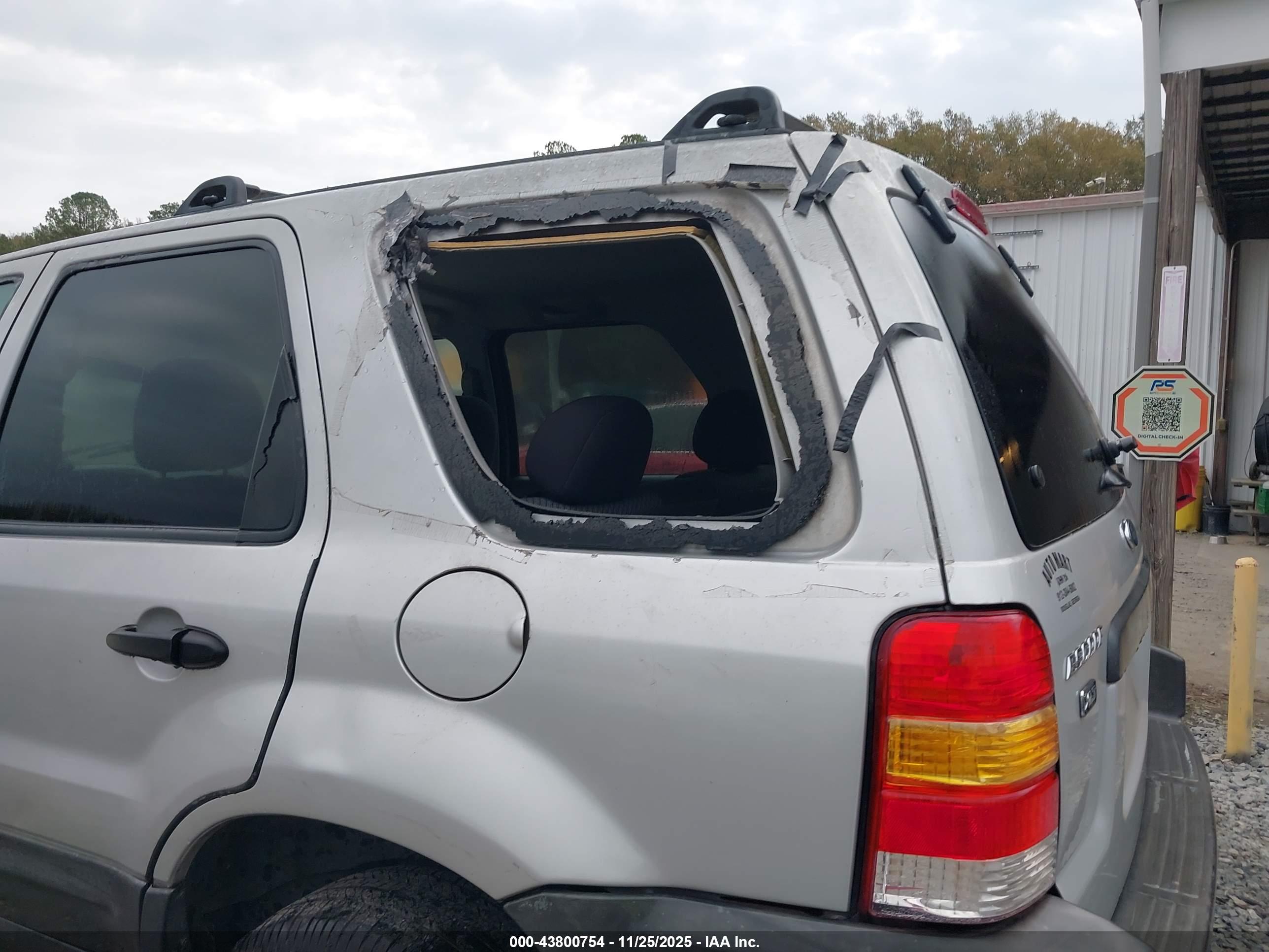 FORD ESCAPE image 6