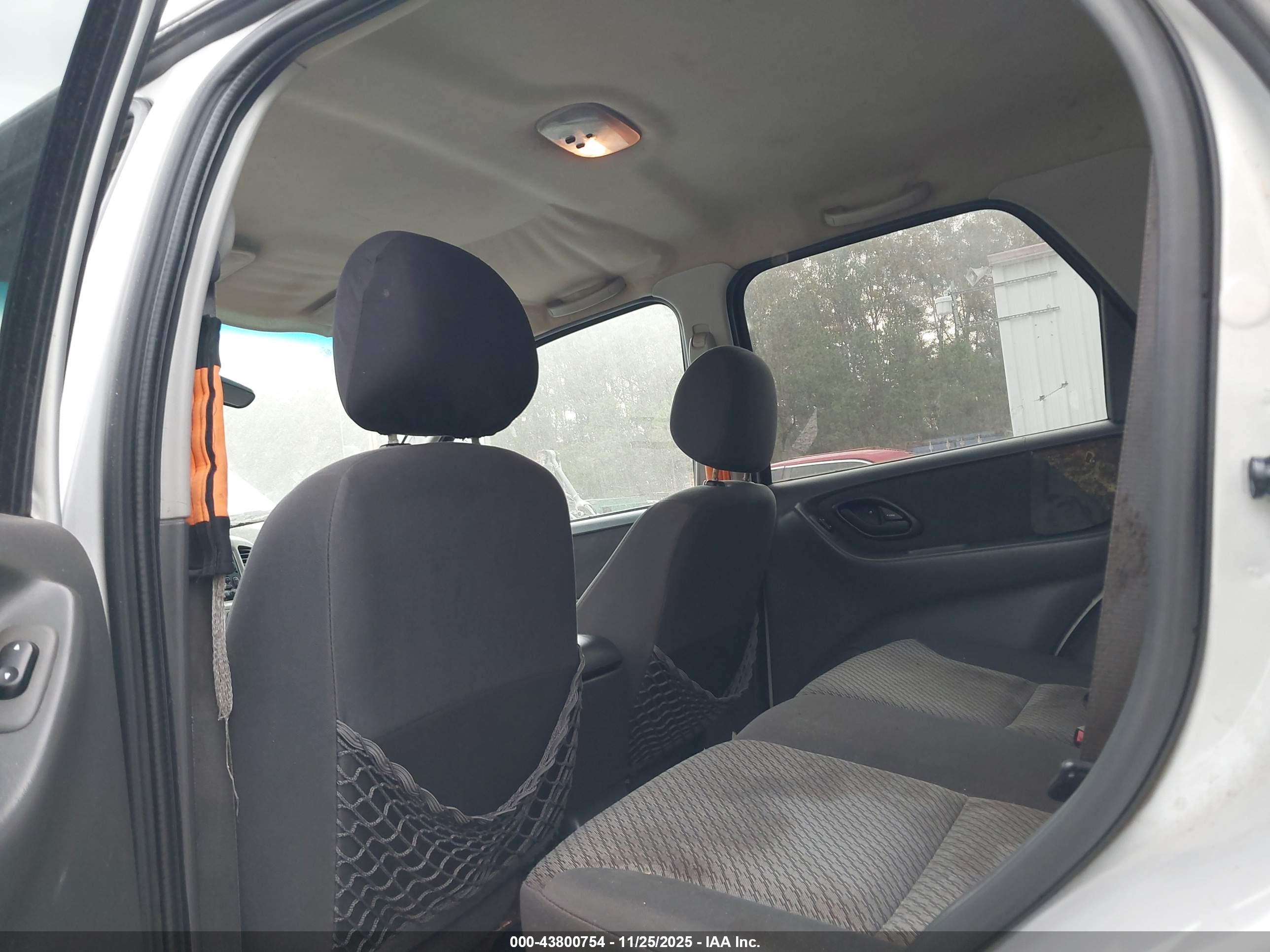 FORD ESCAPE image 8