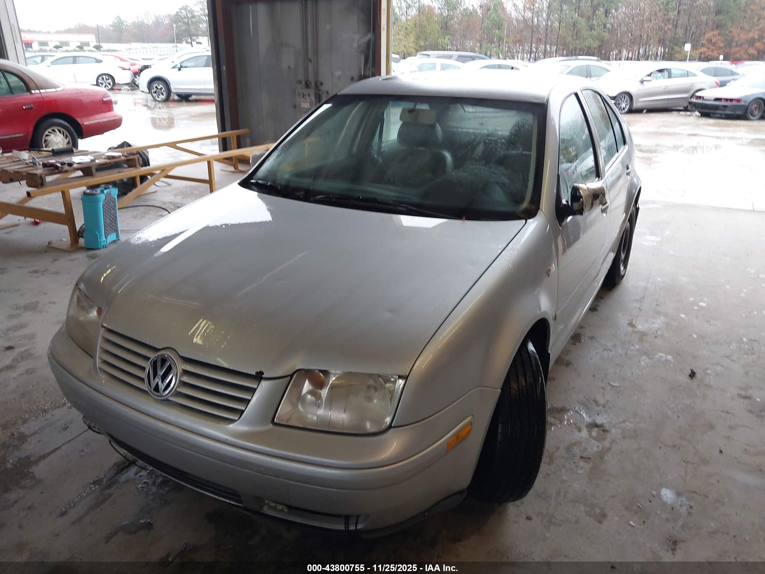 VOLKSWAGEN JETTA image 2