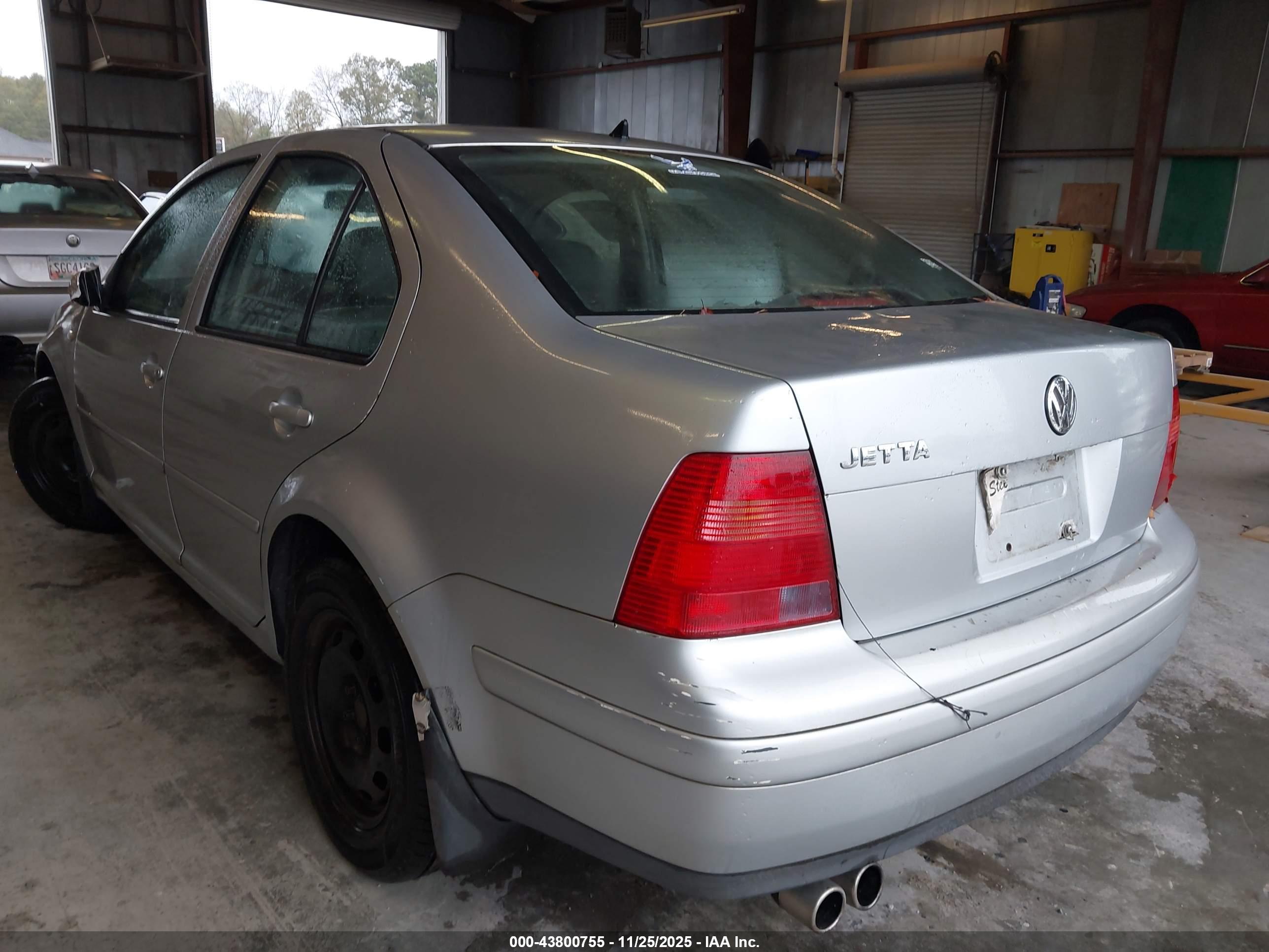 VOLKSWAGEN JETTA image 3