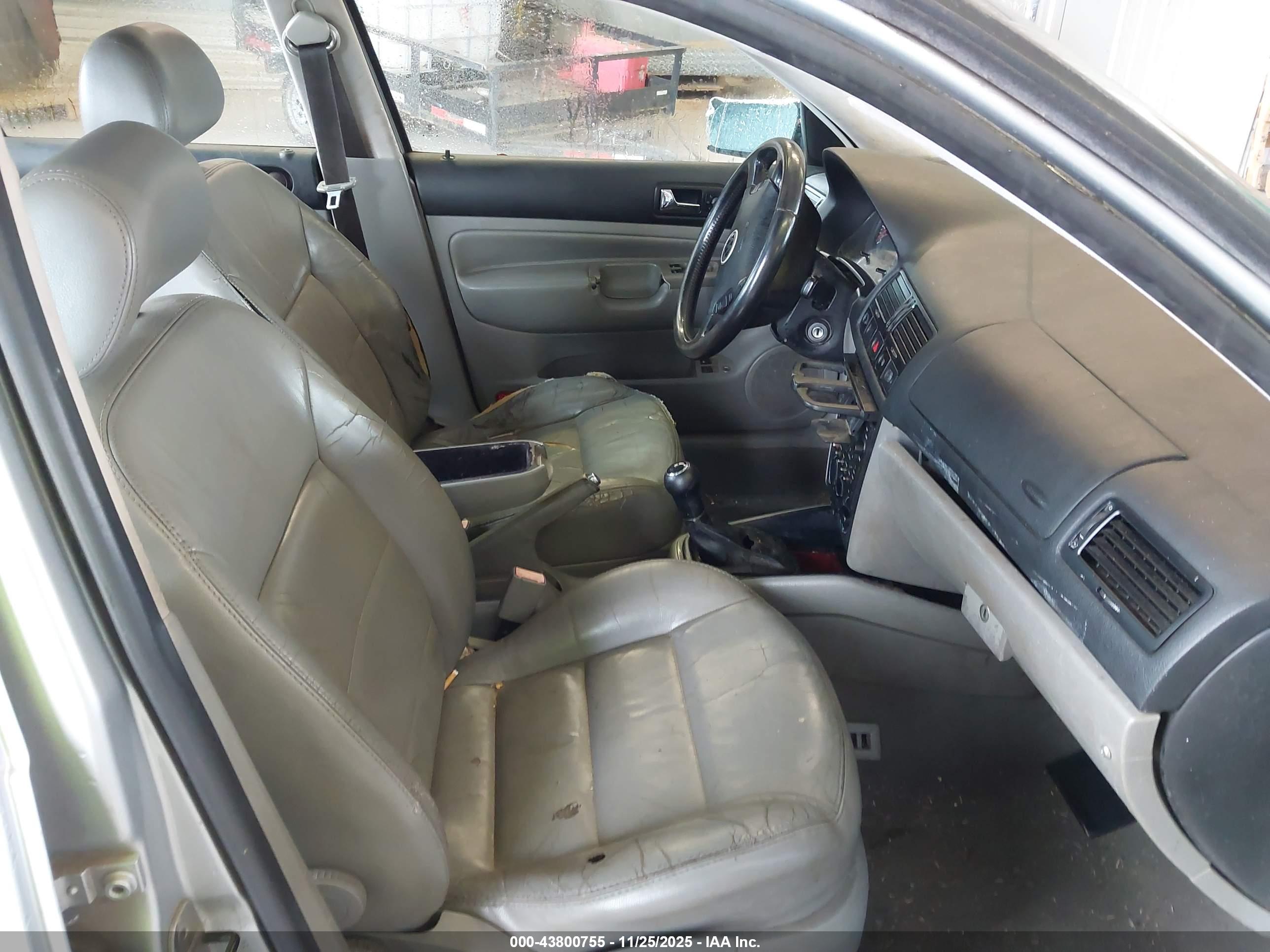 VOLKSWAGEN JETTA image 5