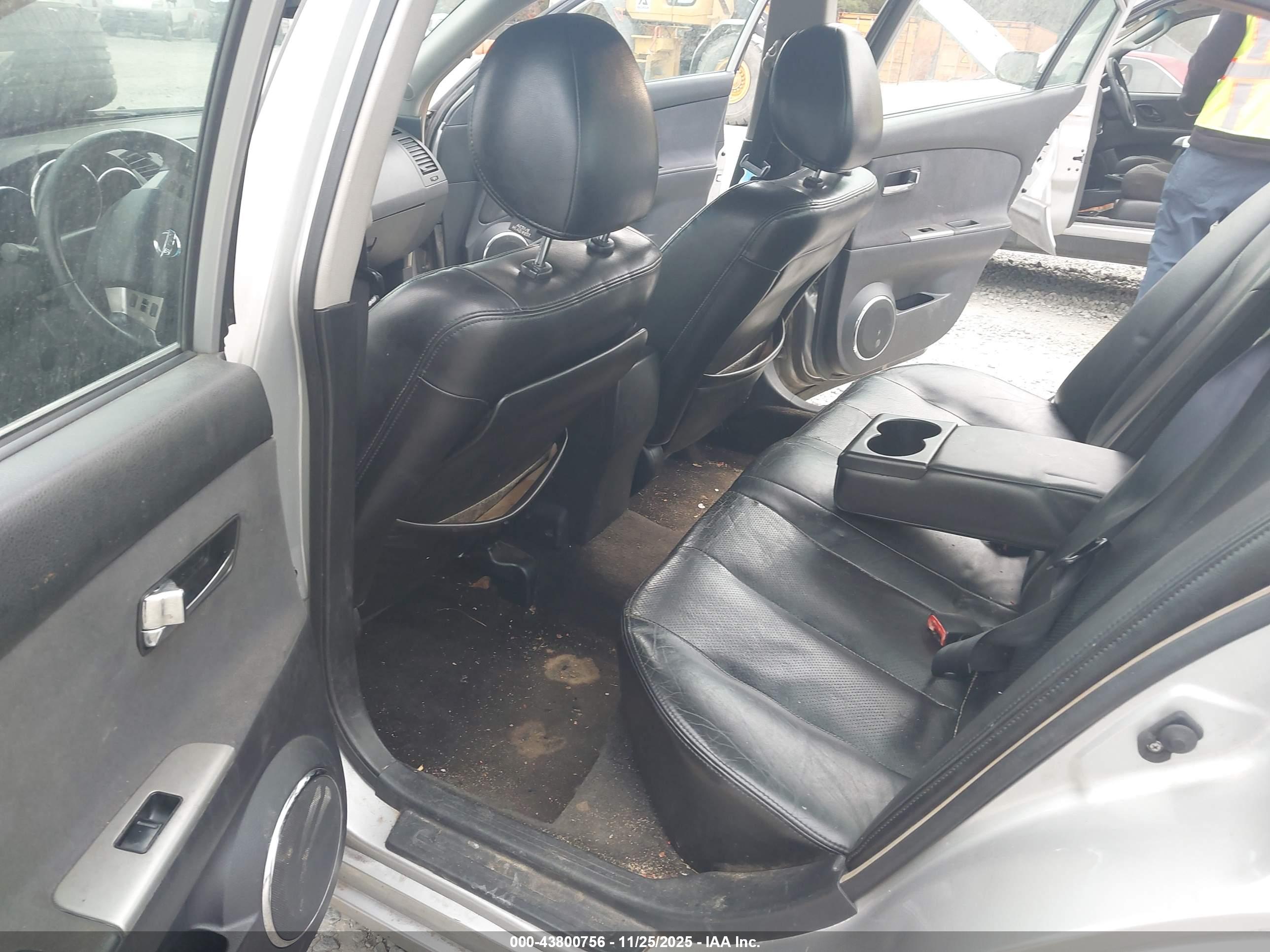 NISSAN ALTIMA image 8