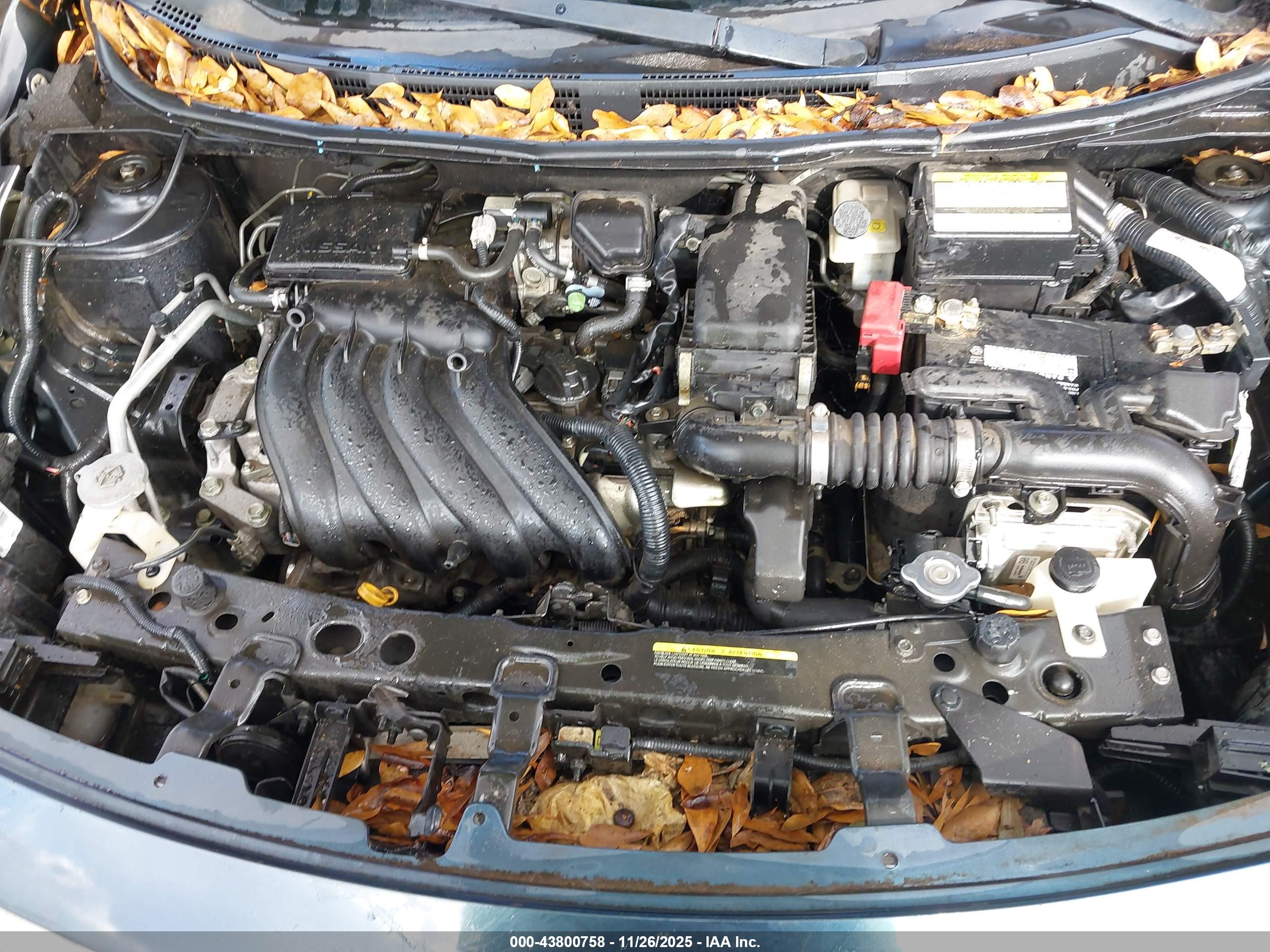 NISSAN VERSA image 10