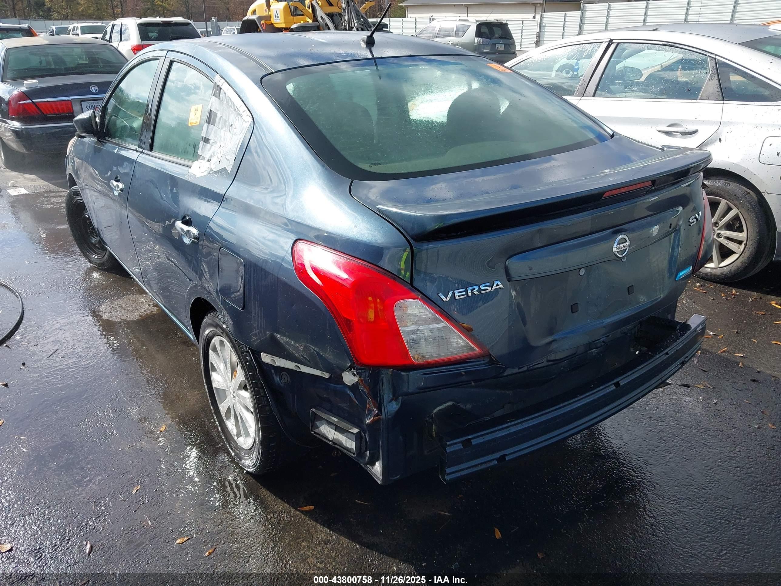 NISSAN VERSA image 3