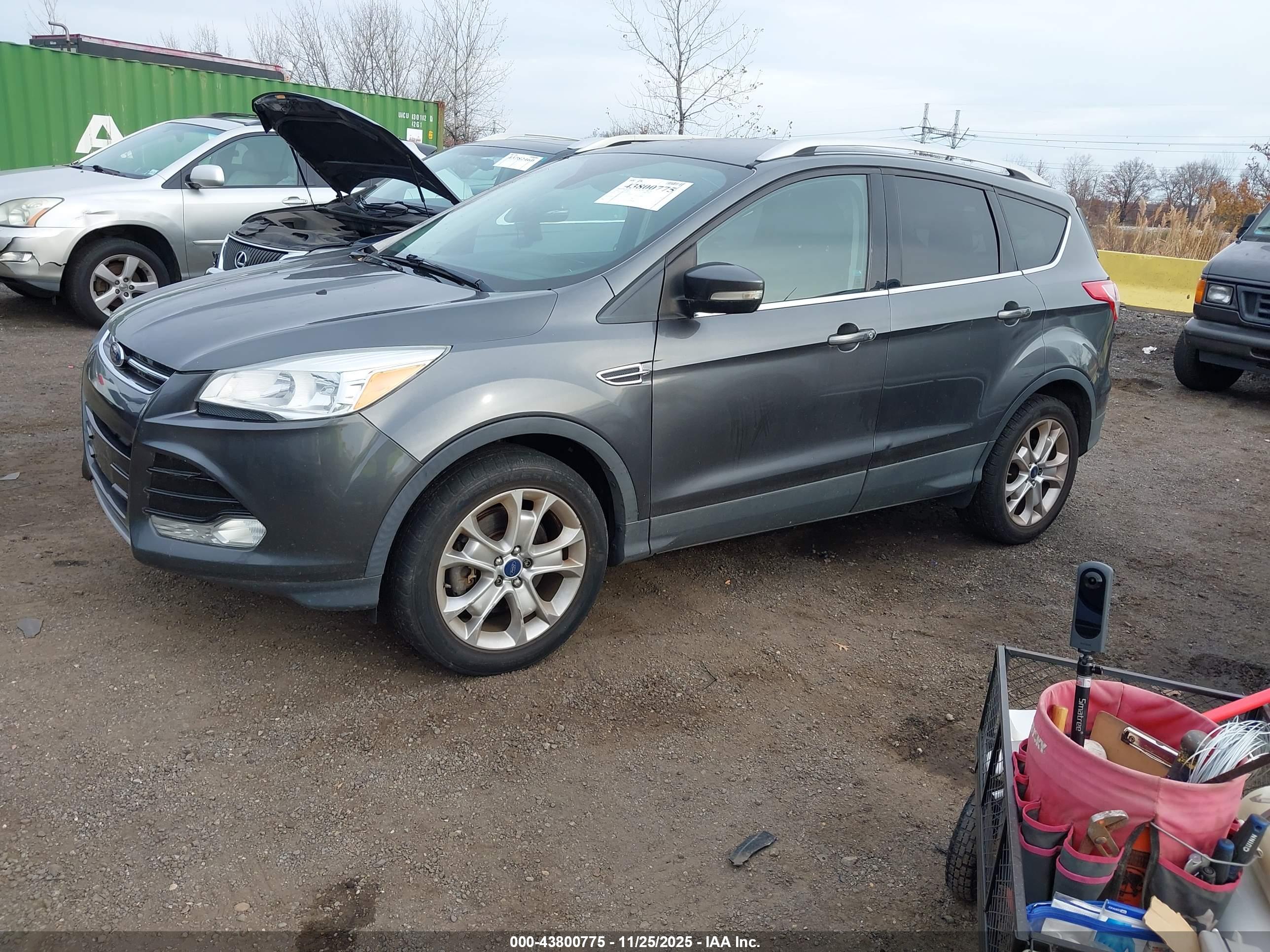 FORD ESCAPE image 2