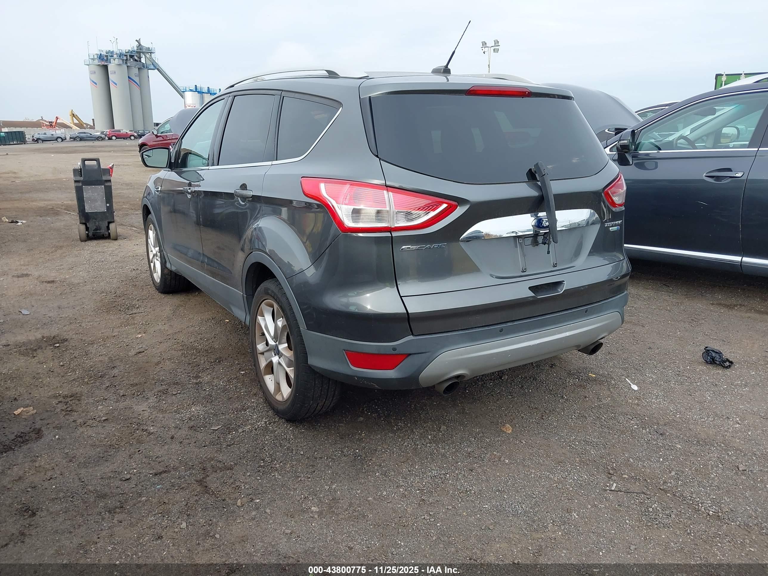 FORD ESCAPE image 3