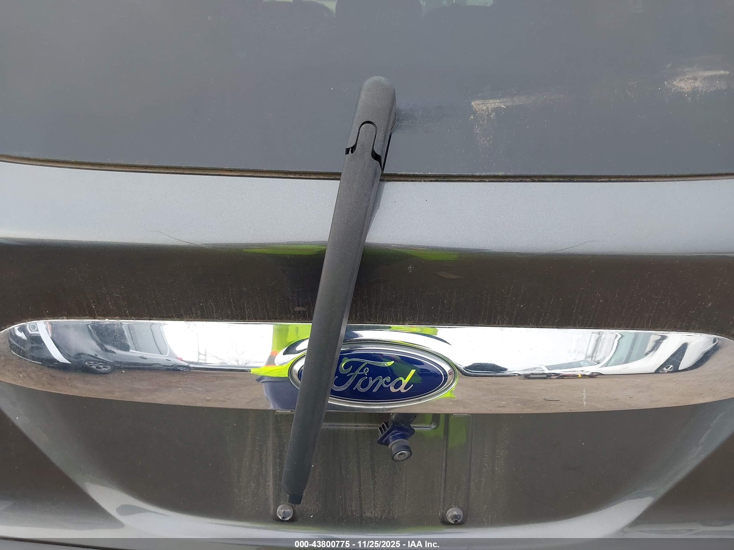 FORD ESCAPE image 6