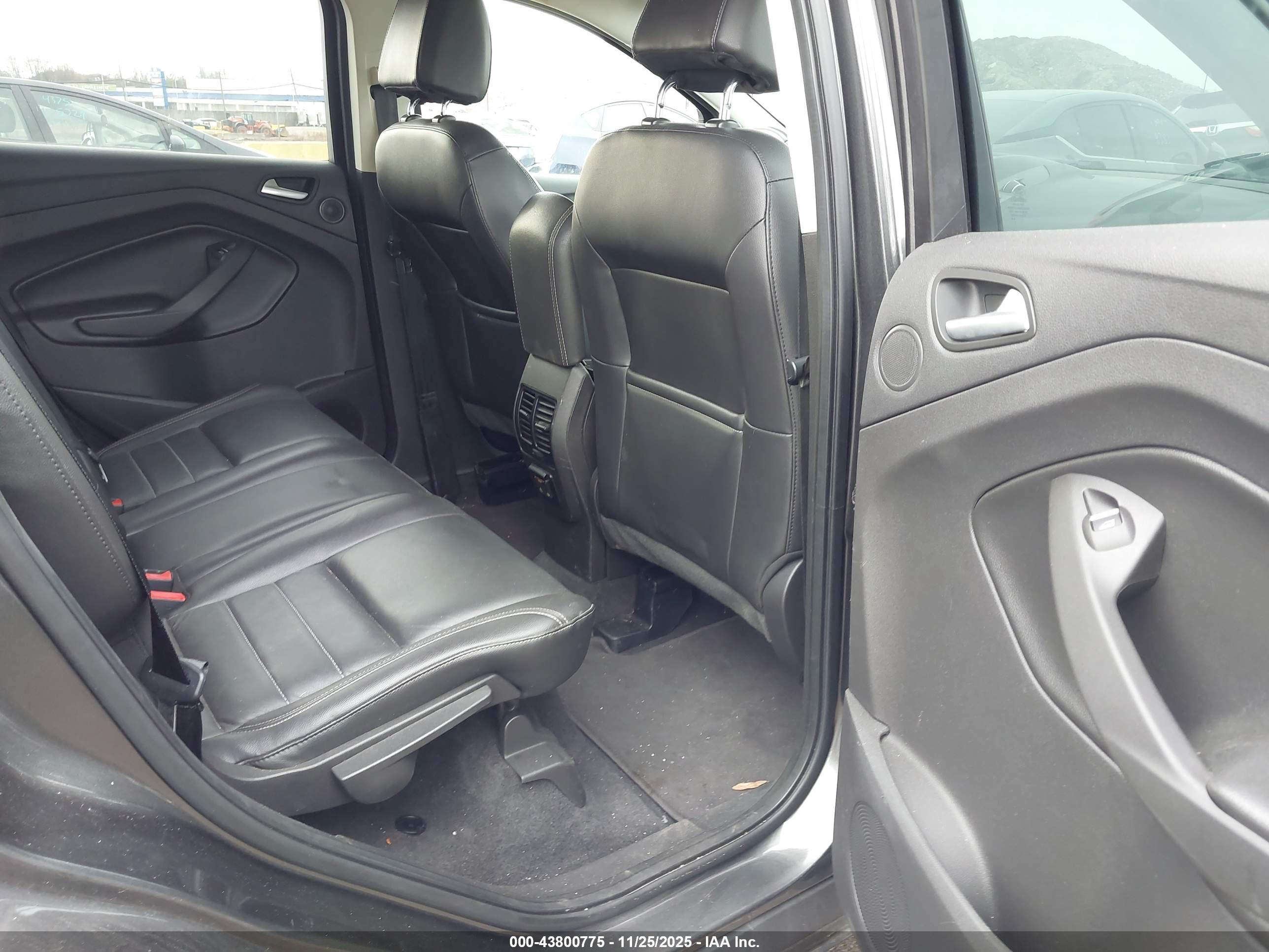 FORD ESCAPE image 8
