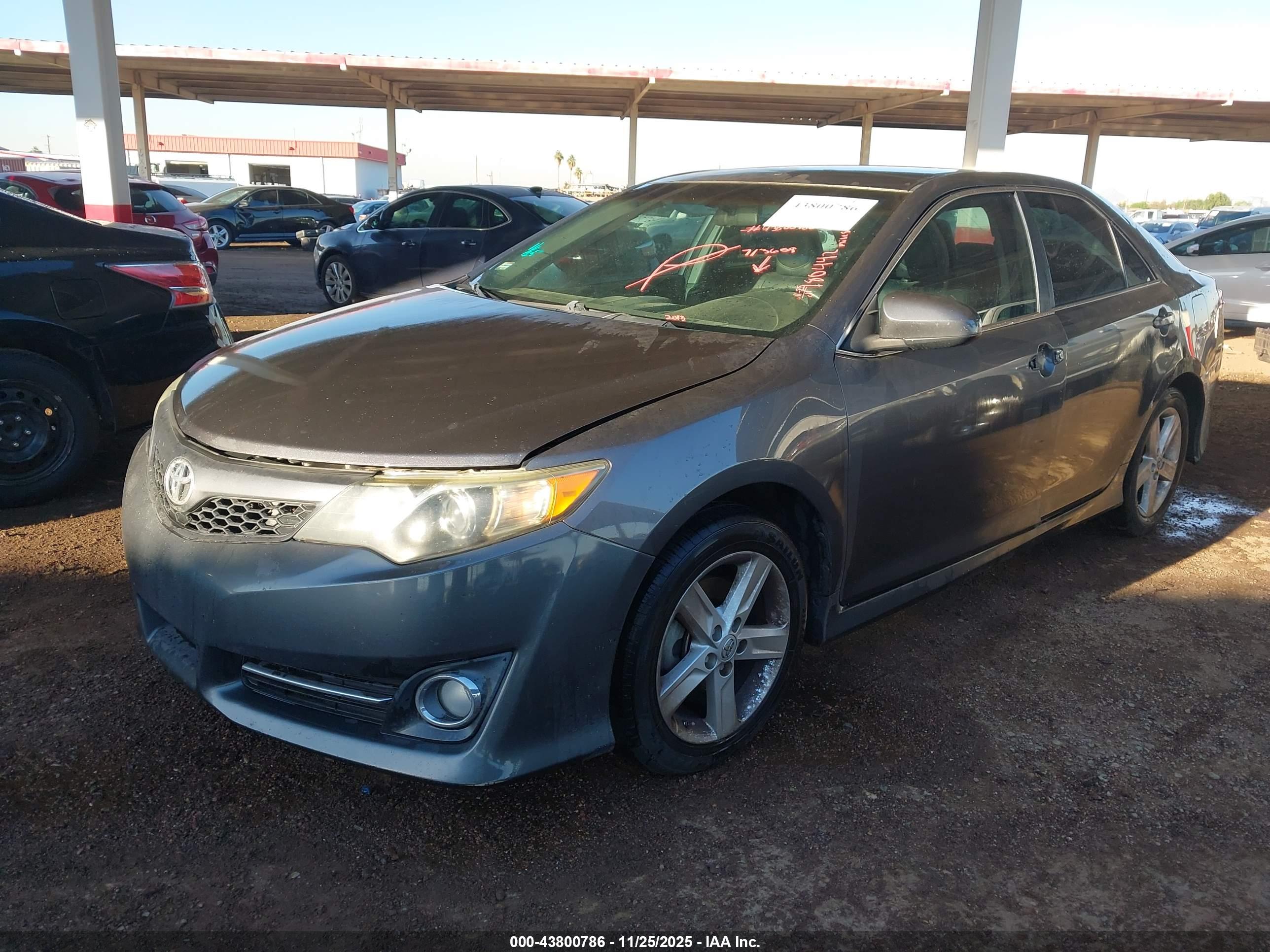 TOYOTA CAMRY image 2