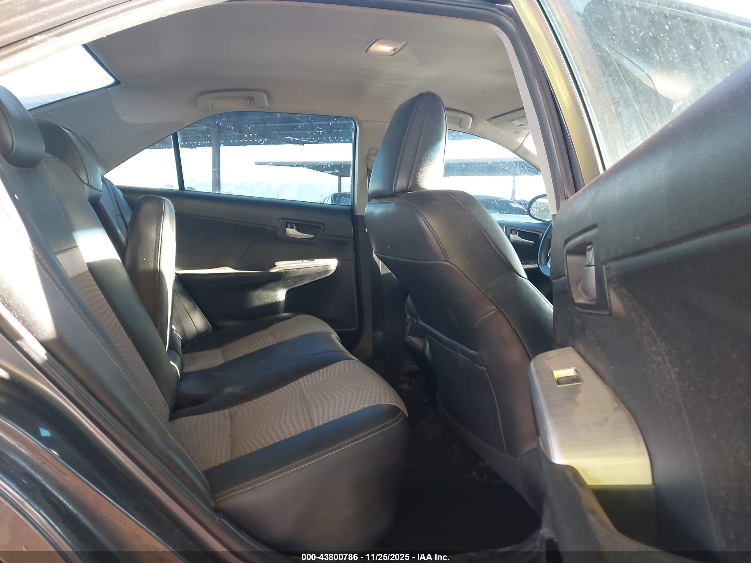 TOYOTA CAMRY image 8