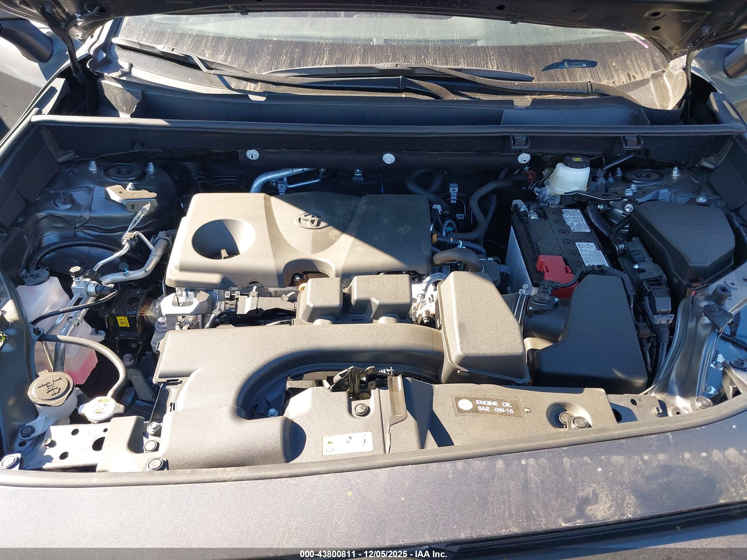 TOYOTA RAV4 image 10