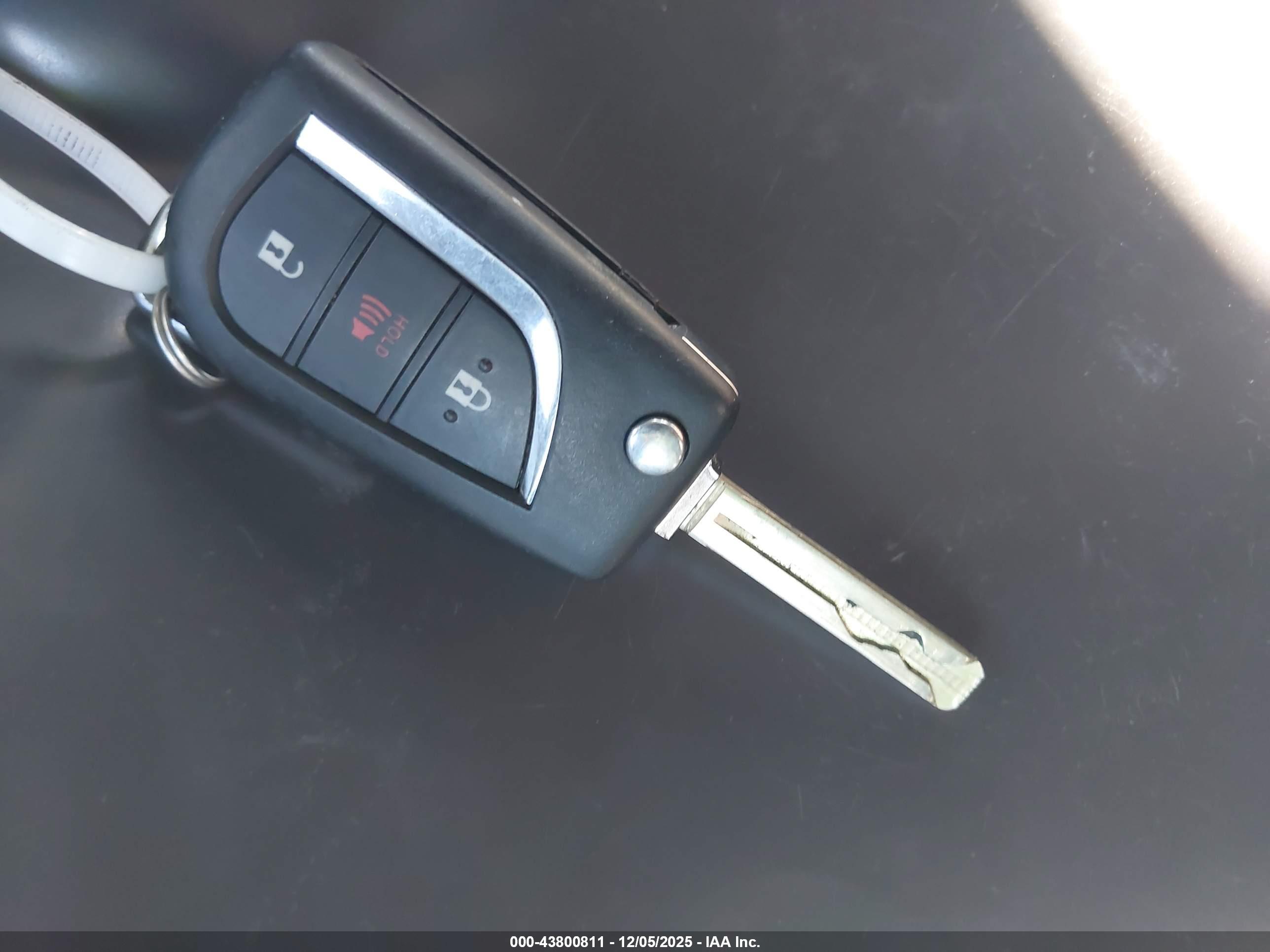 TOYOTA RAV4 image 11