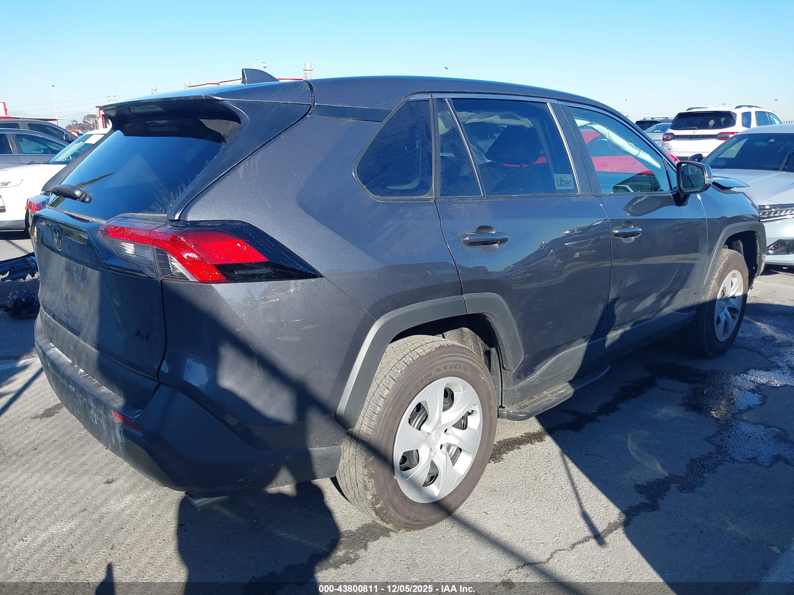 TOYOTA RAV4 image 4