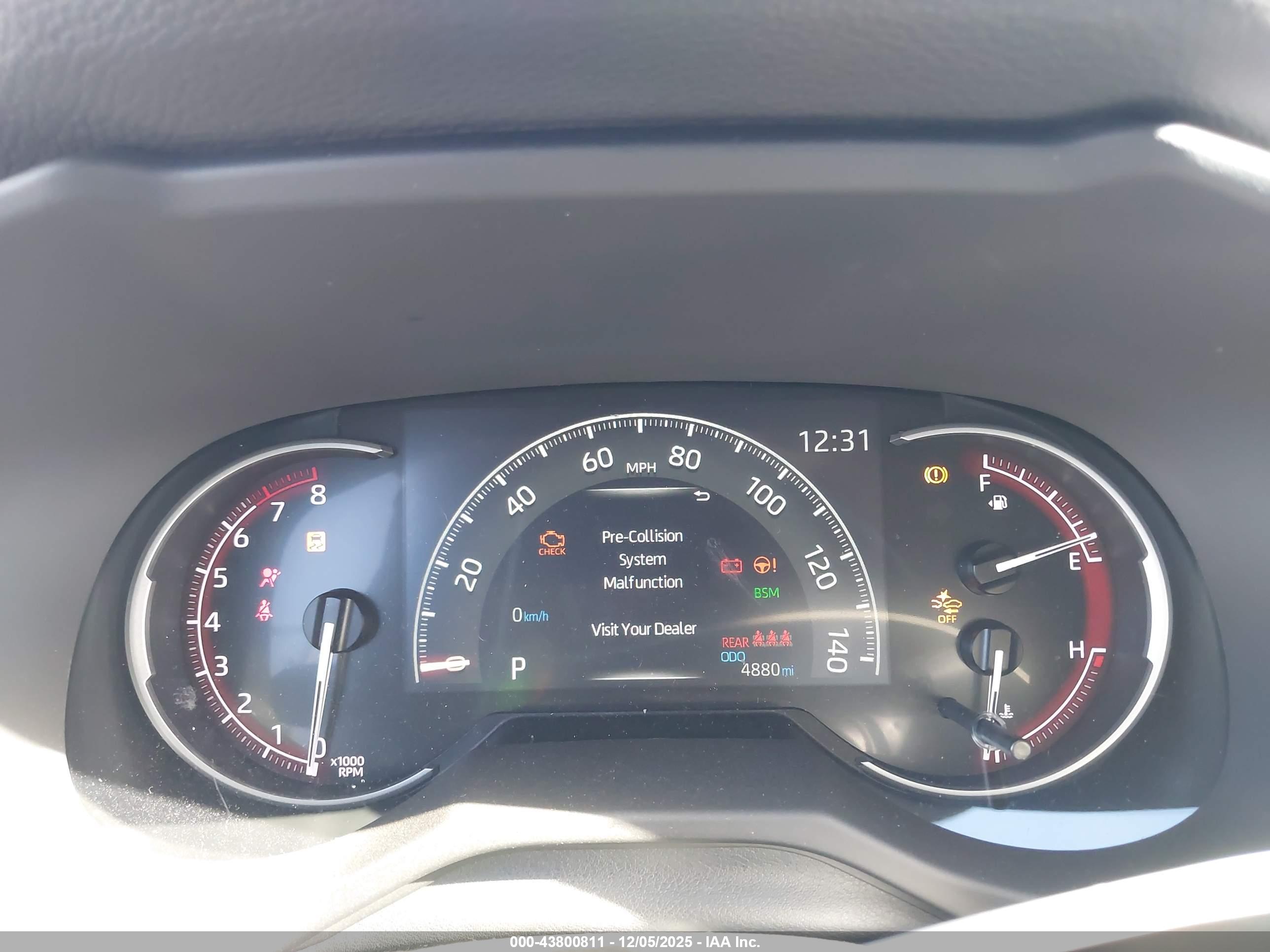 TOYOTA RAV4 image 7