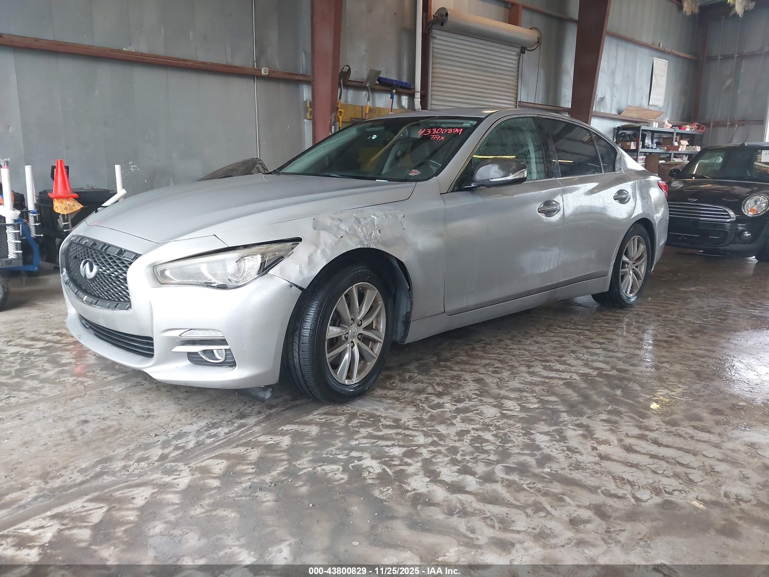 INFINITI Q50 image 2