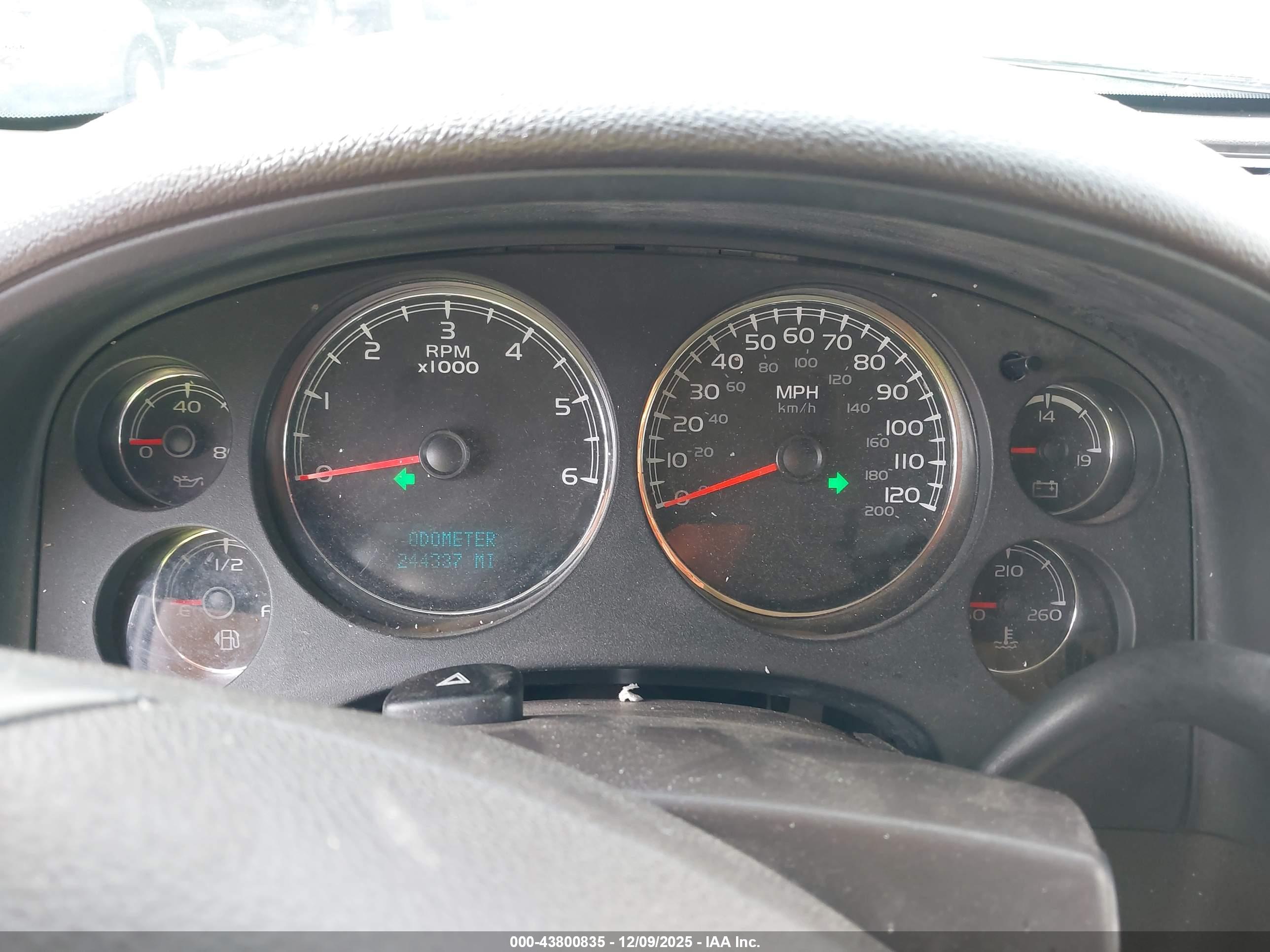 GMC YUKON image 7