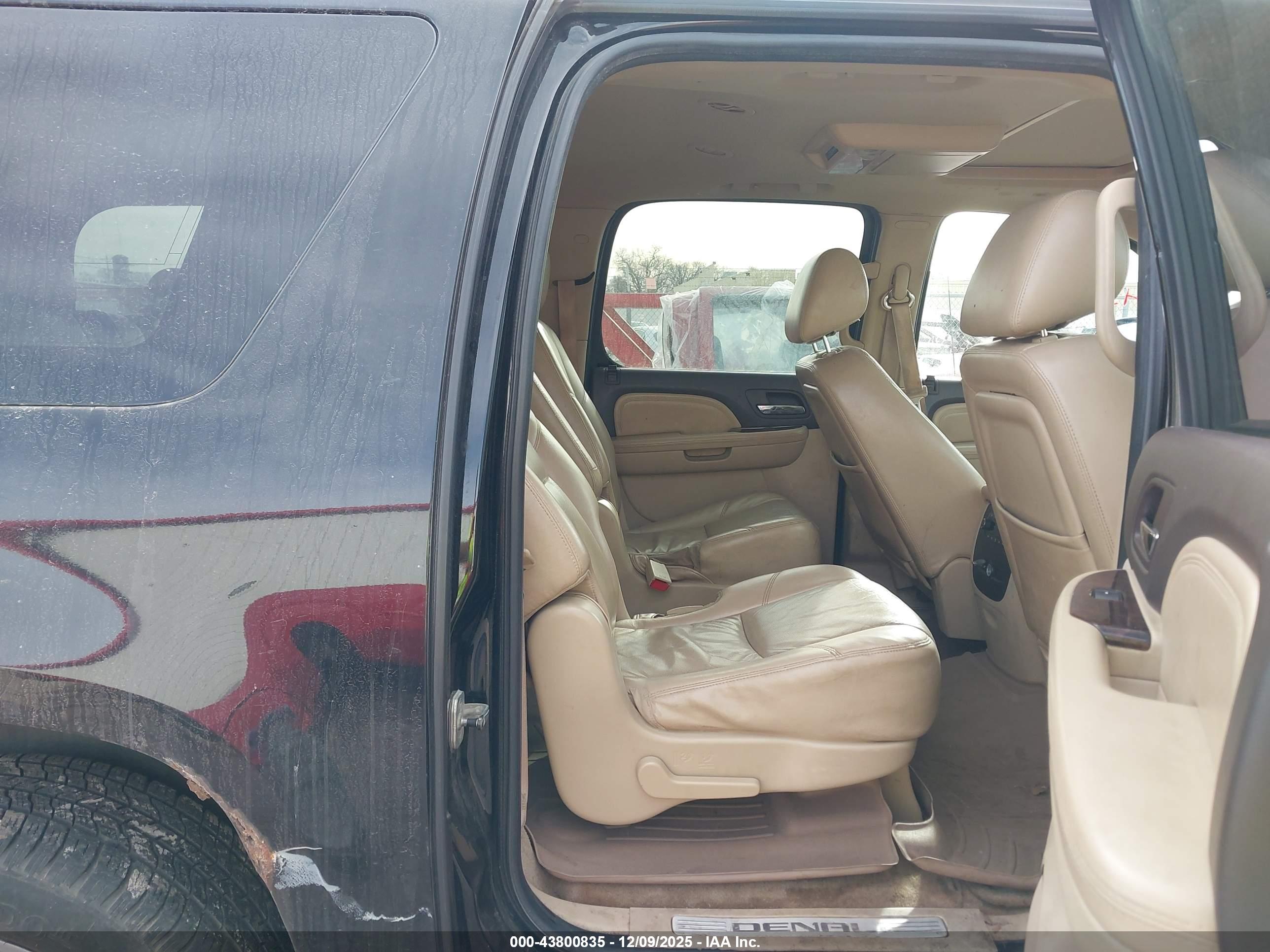 GMC YUKON image 8