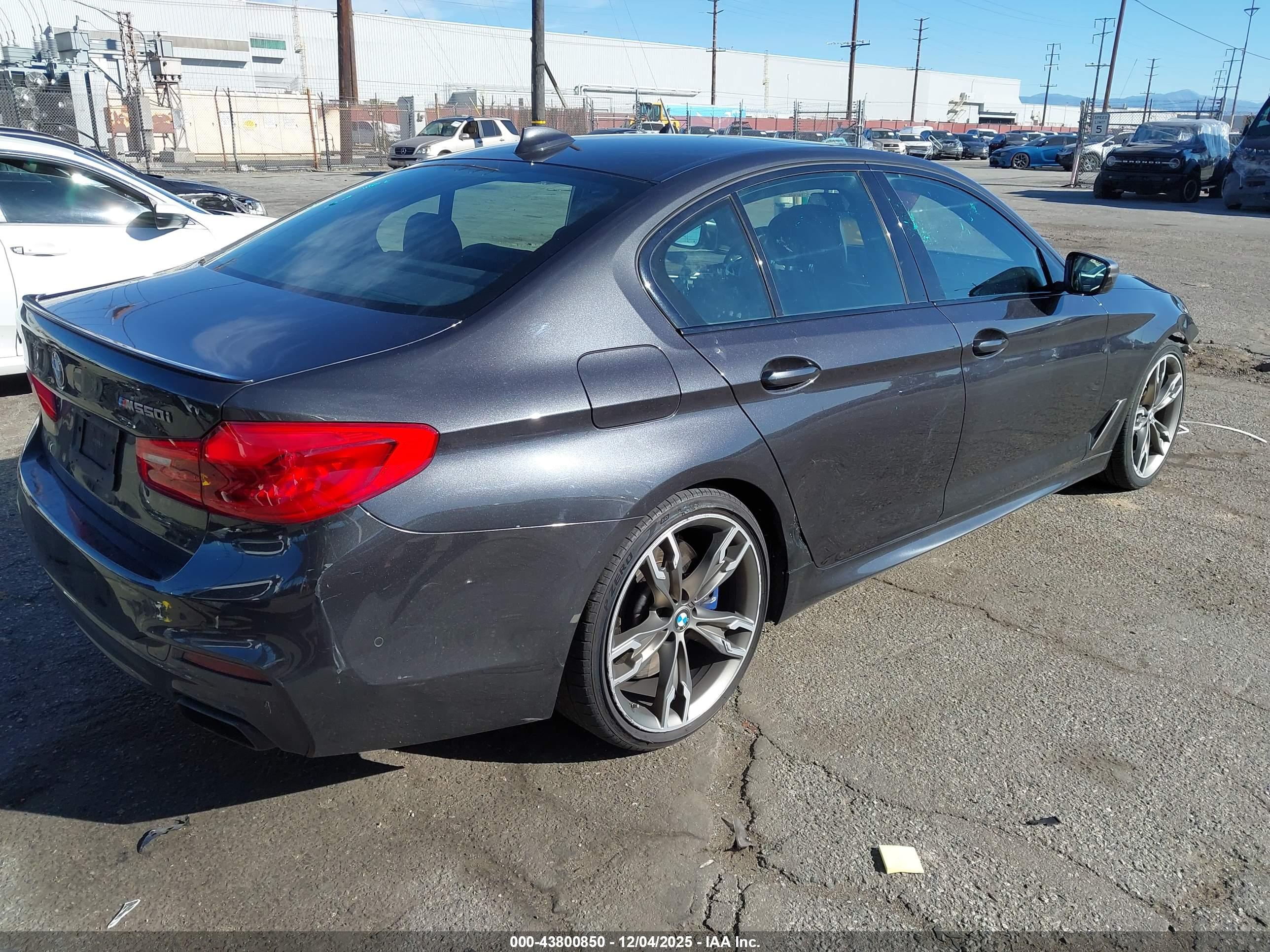 BMW M550I image 4