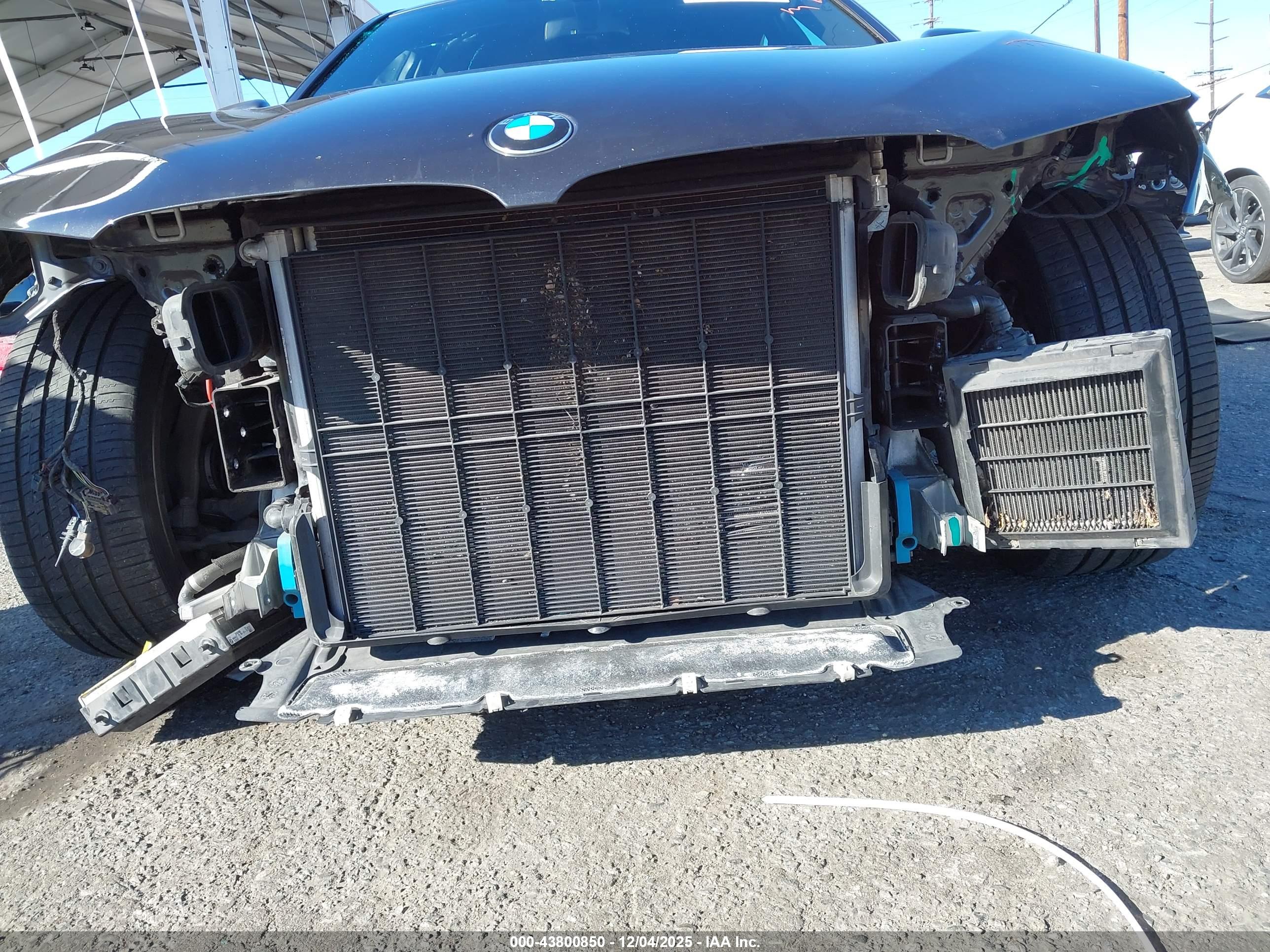 BMW M550I image 6