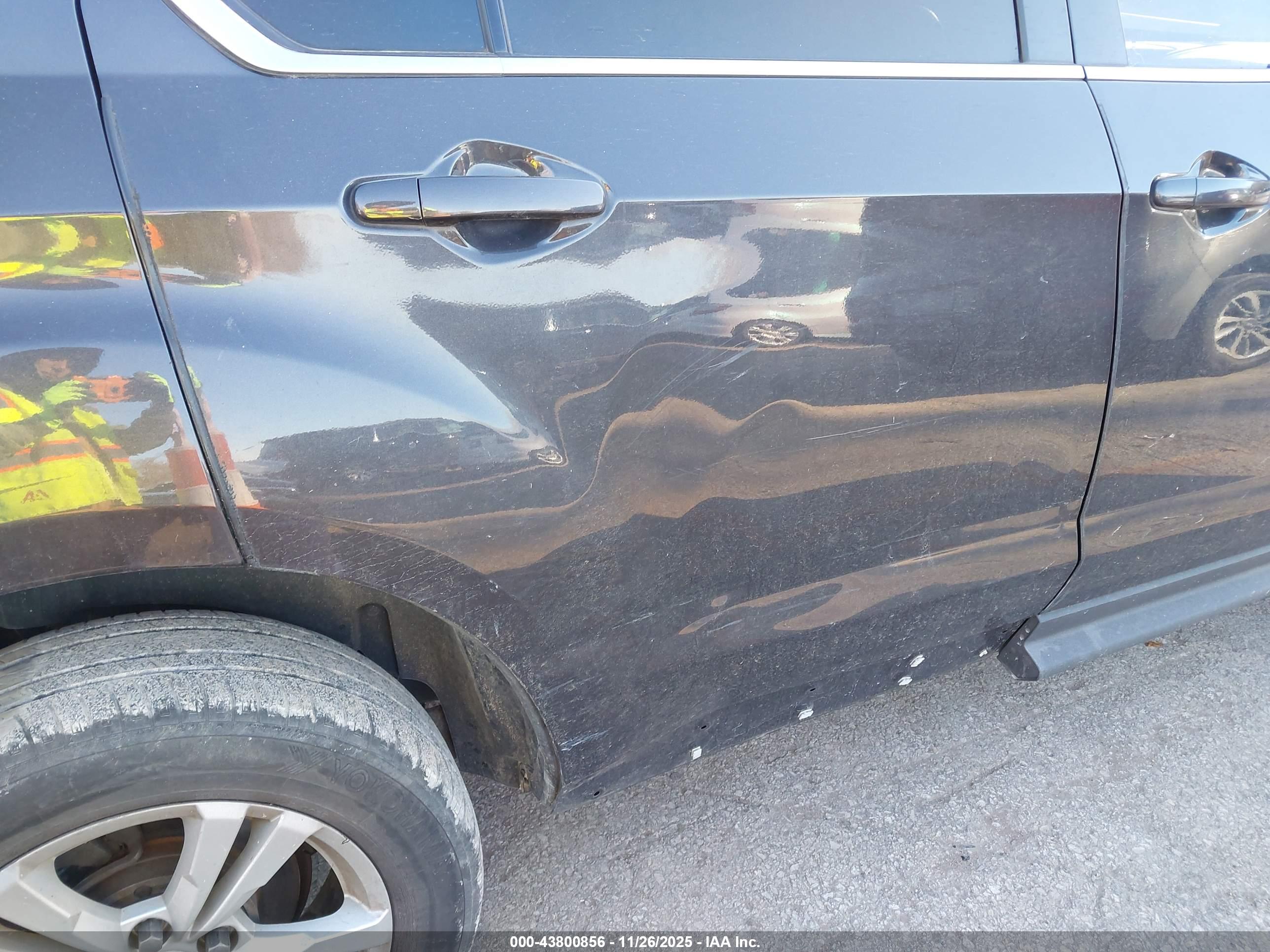 CHEVROLET EQUINOX image 6