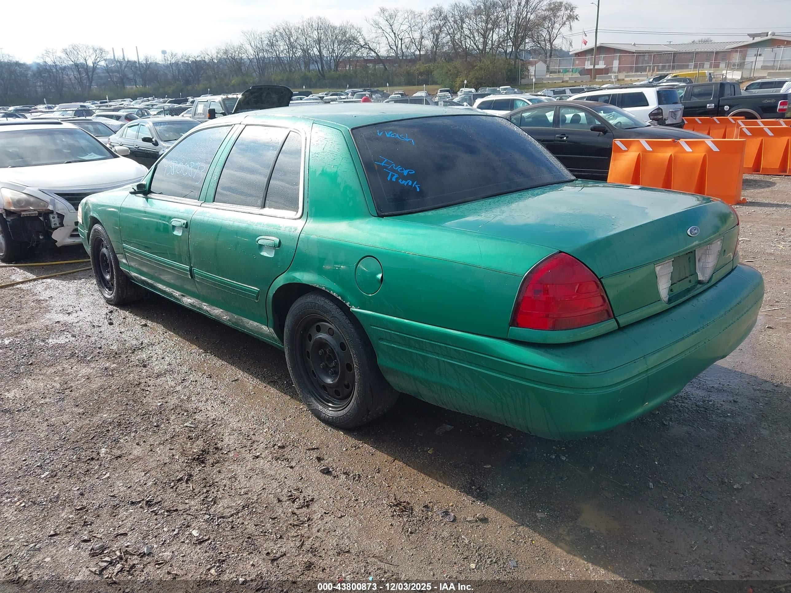 FORD CROWN image 3